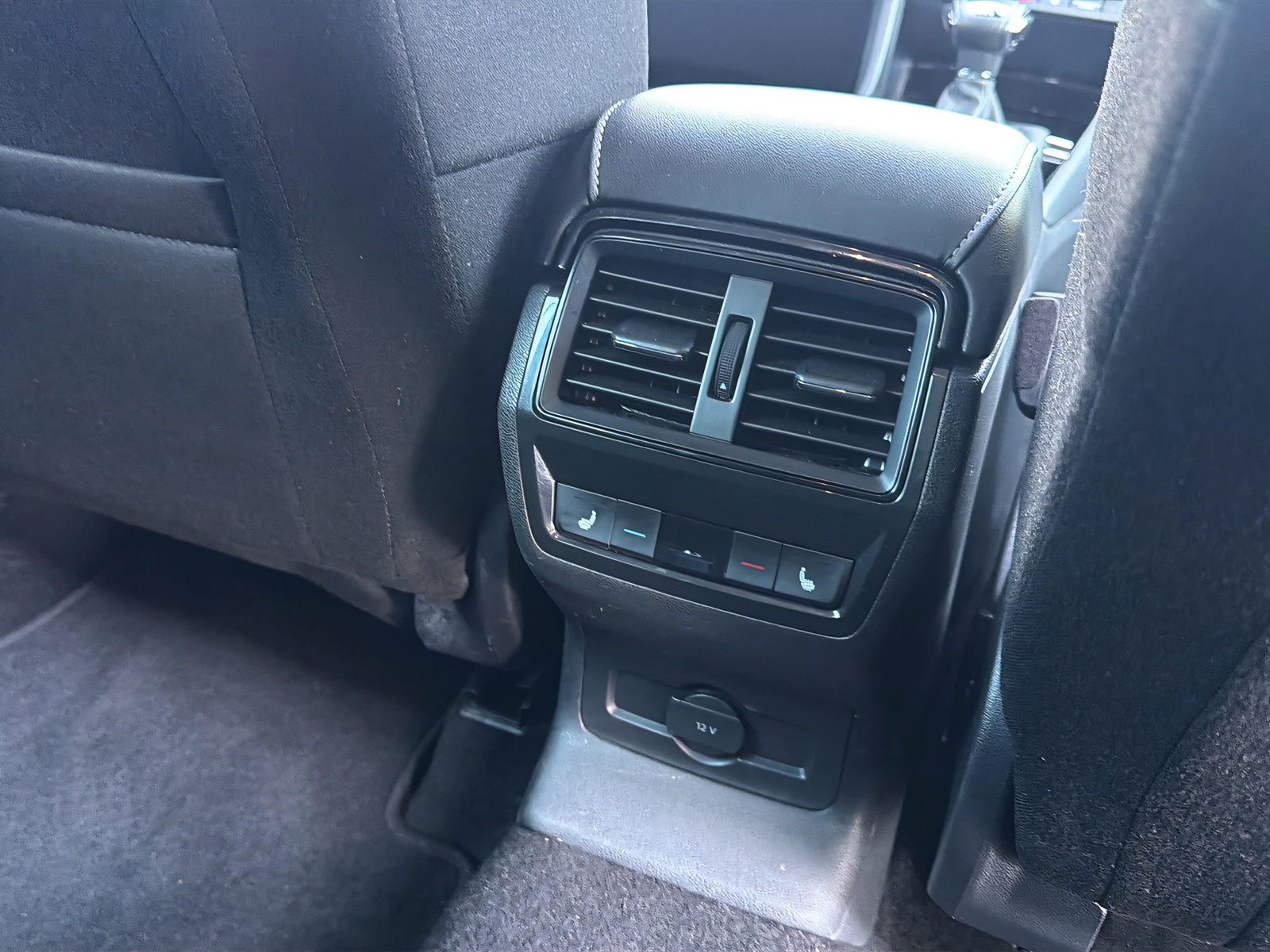 SKODA Kodiaq 2.0 TSI DSG Clever 4x4-image-17