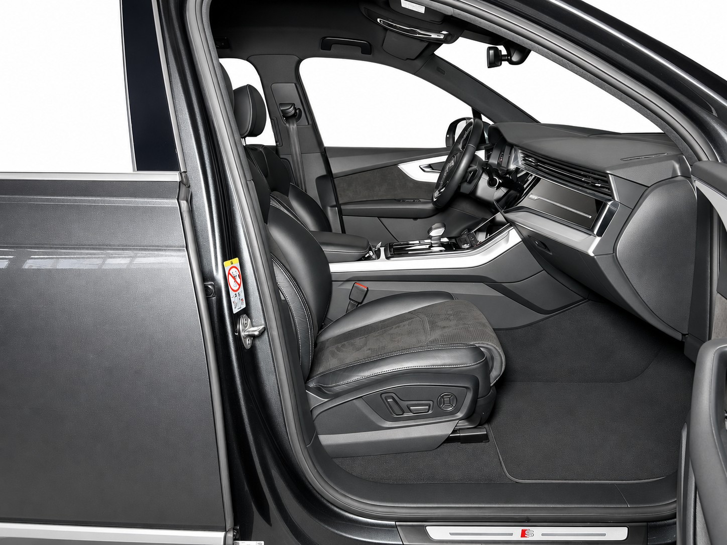 AUDI Q7 3.0 55 TFSI e S Line quattro T-Tronic CH FAHRZEUG-image-6