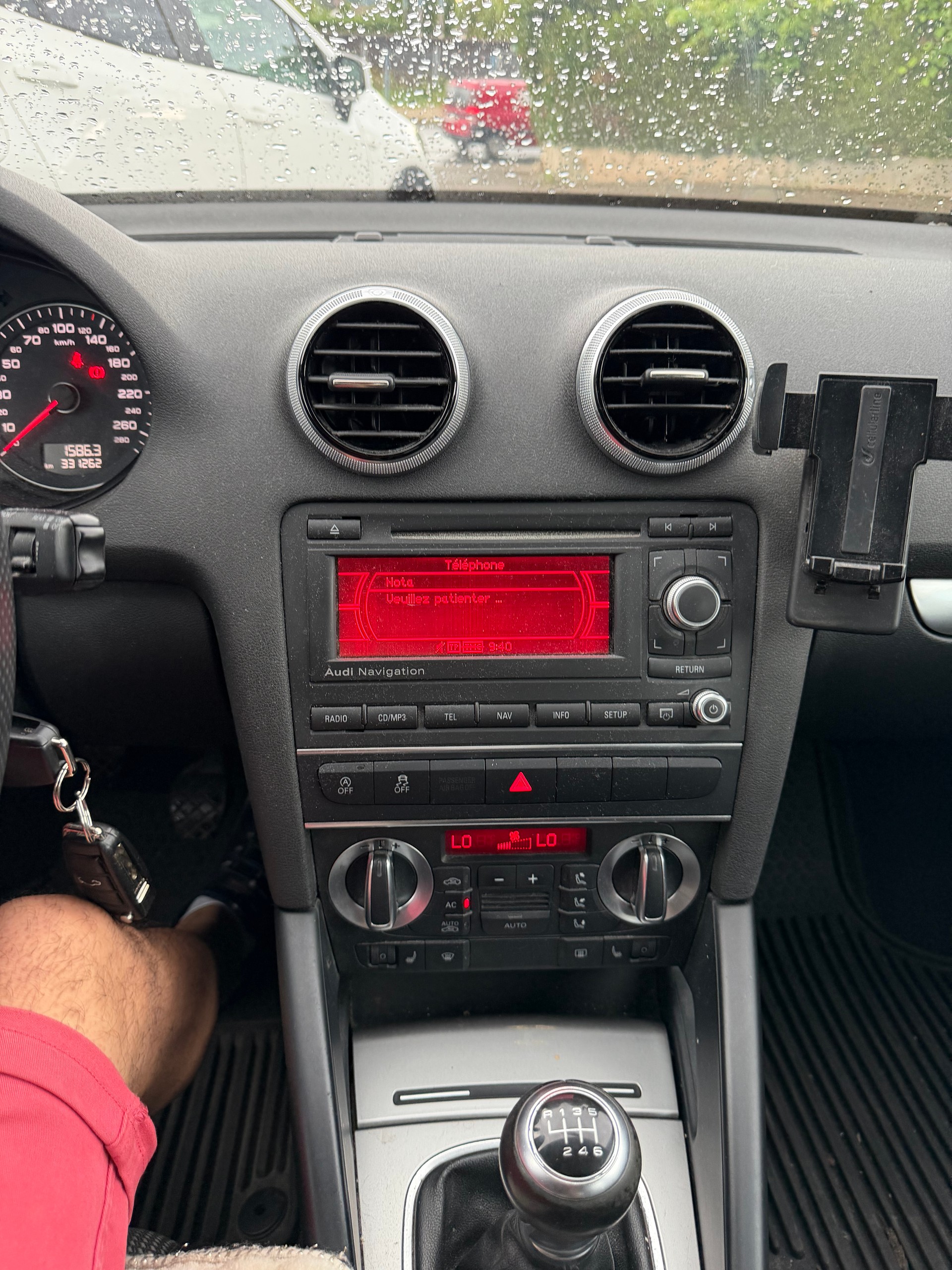 AUDI A3 Sportback 2.0 TDI Ambiente-image-8