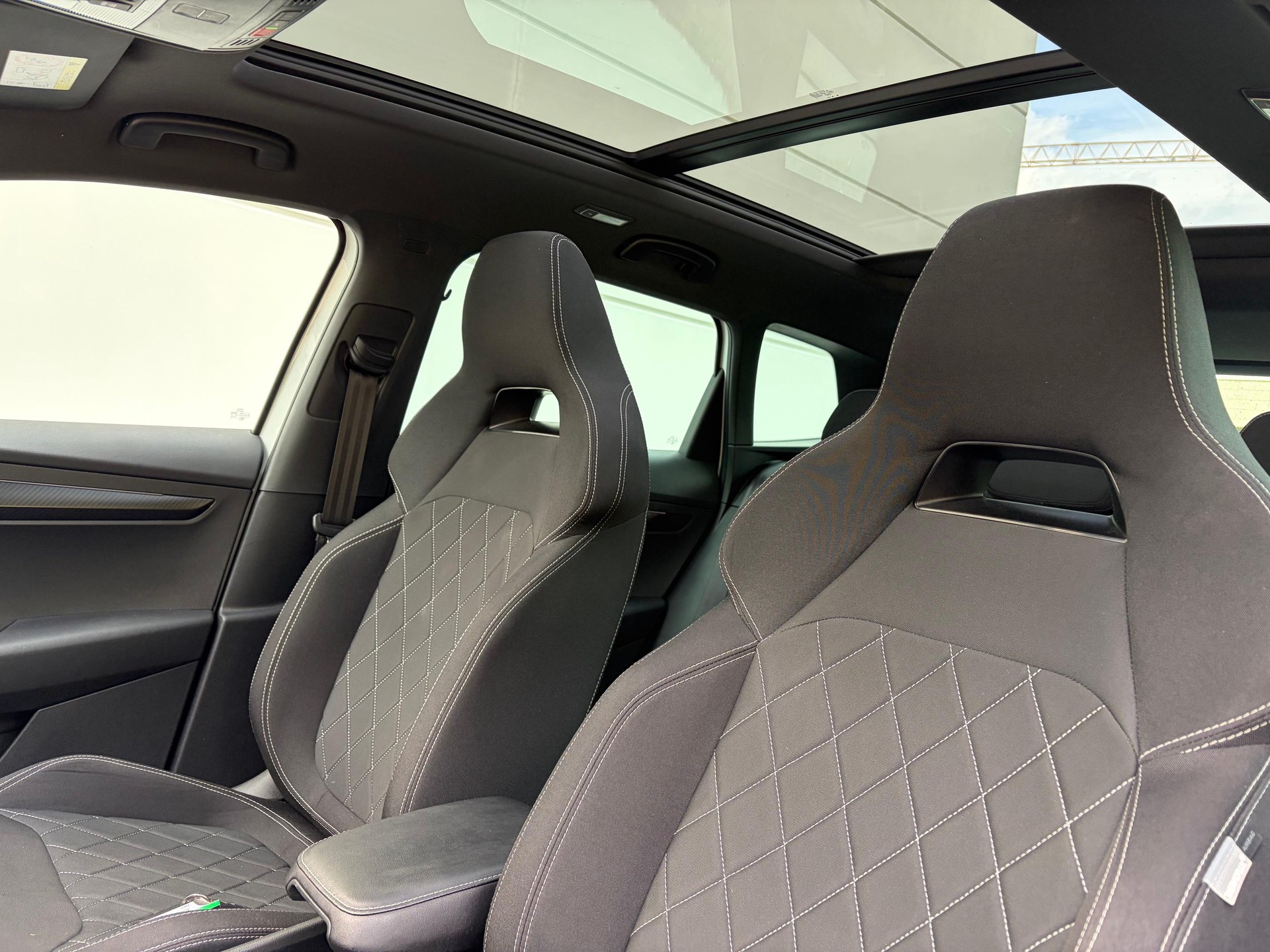SKODA Karoq 1.5 TSI SportLine DSG-image-8