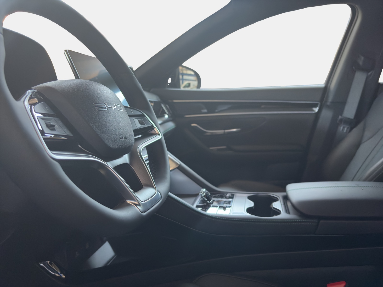 BYD Seal U DM-i Design AWD-image-9