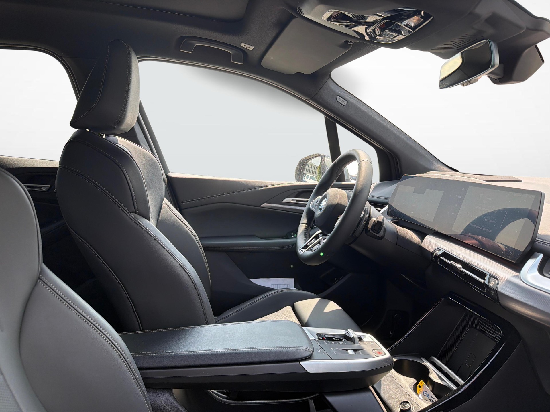 BMW 225e xDrive paddles Active Tourer-image-16