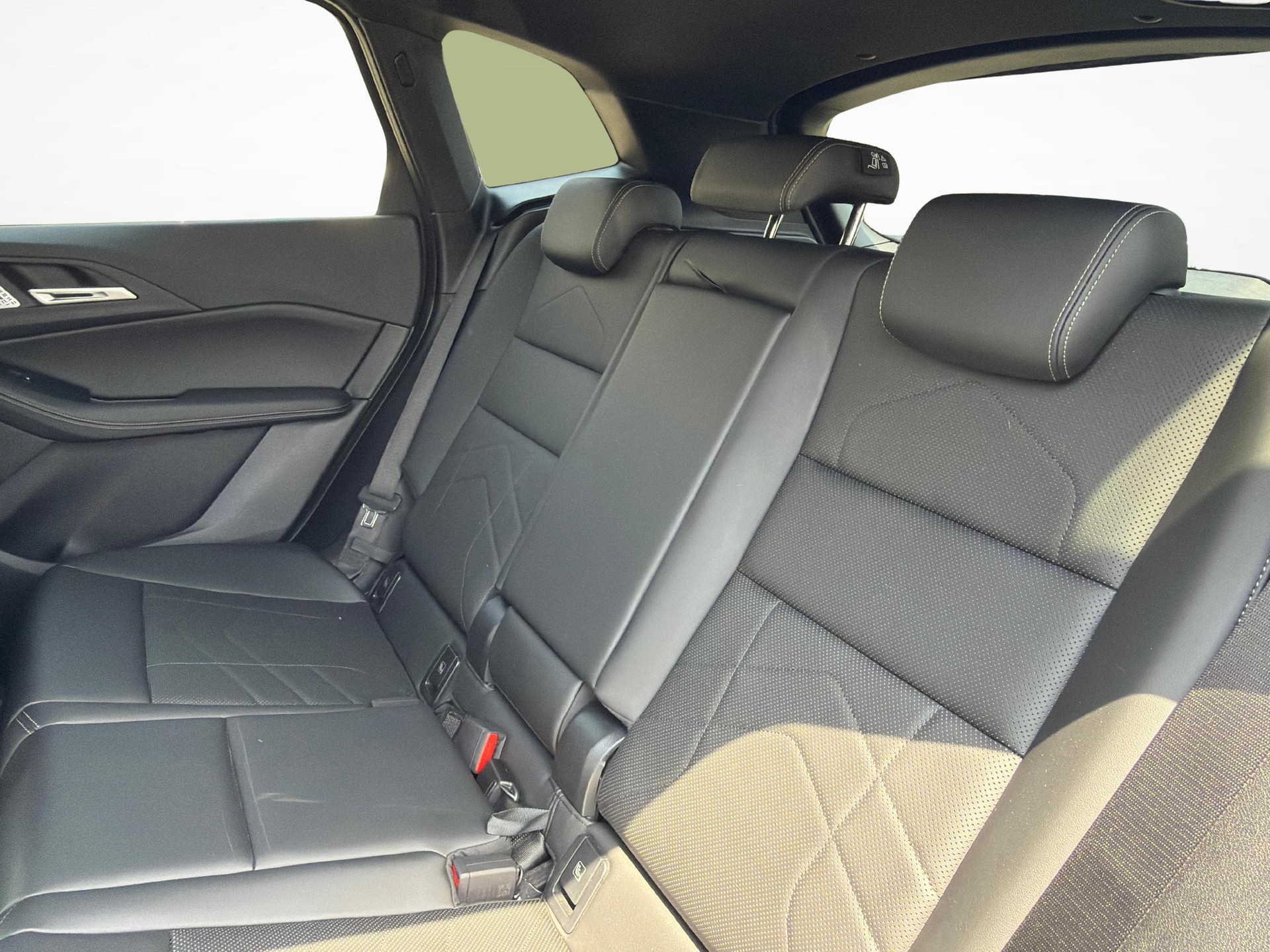 BMW 225e xDrive paddles Active Tourer-image-17