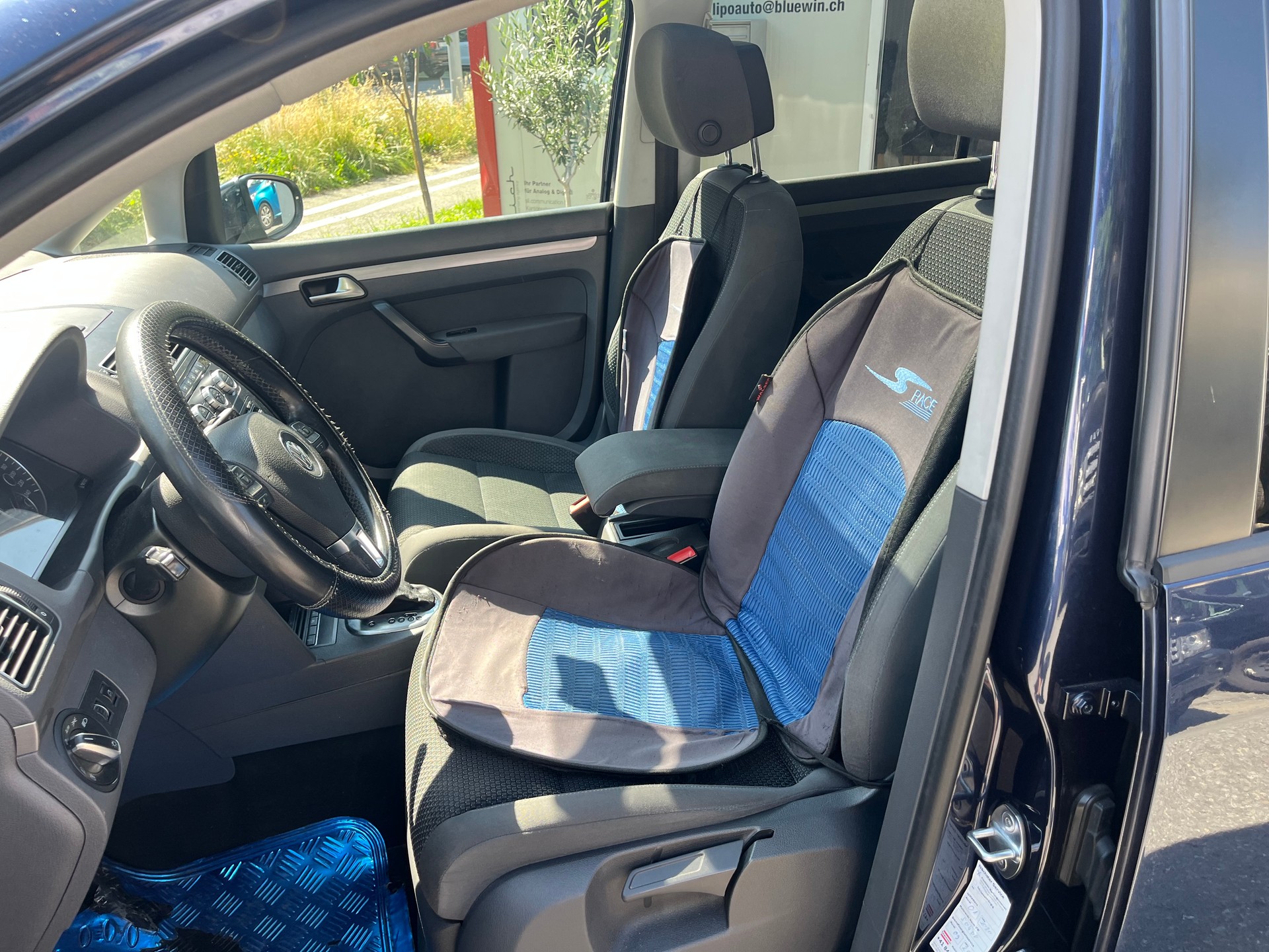 VW Touran 1.4 TSI EcoFuel Highline DSG-image-10