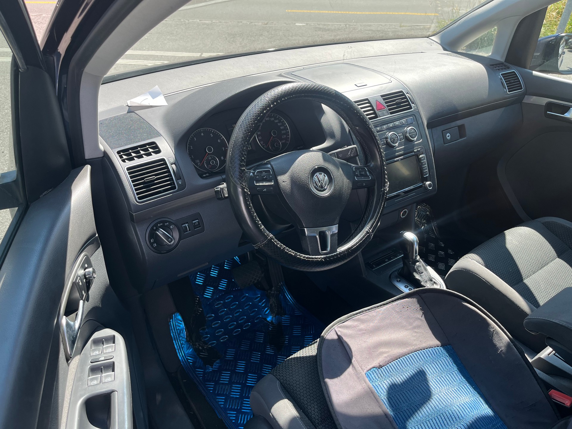 VW Touran 1.4 TSI EcoFuel Highline DSG-image-11