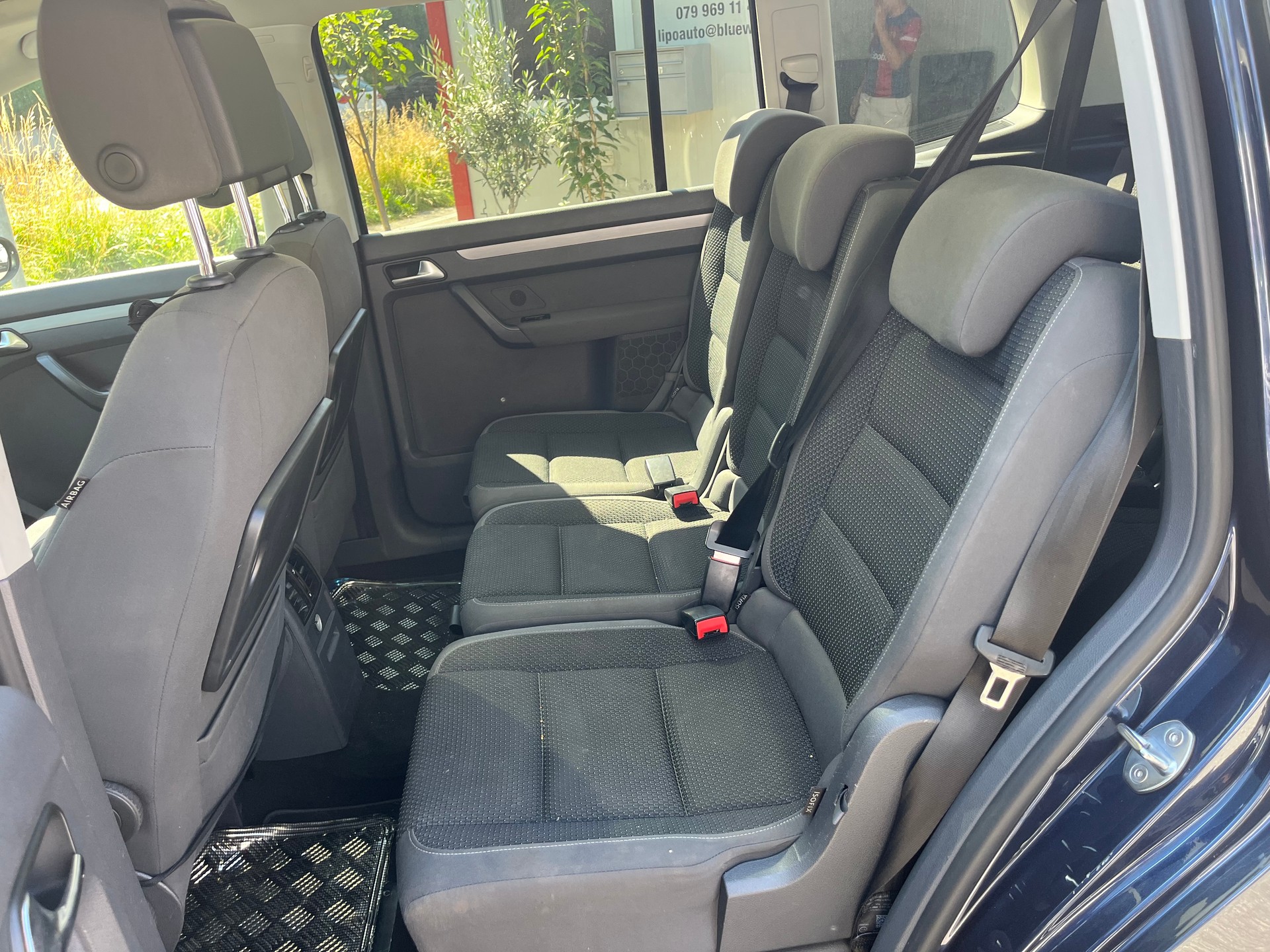 VW Touran 1.4 TSI EcoFuel Highline DSG-image-7