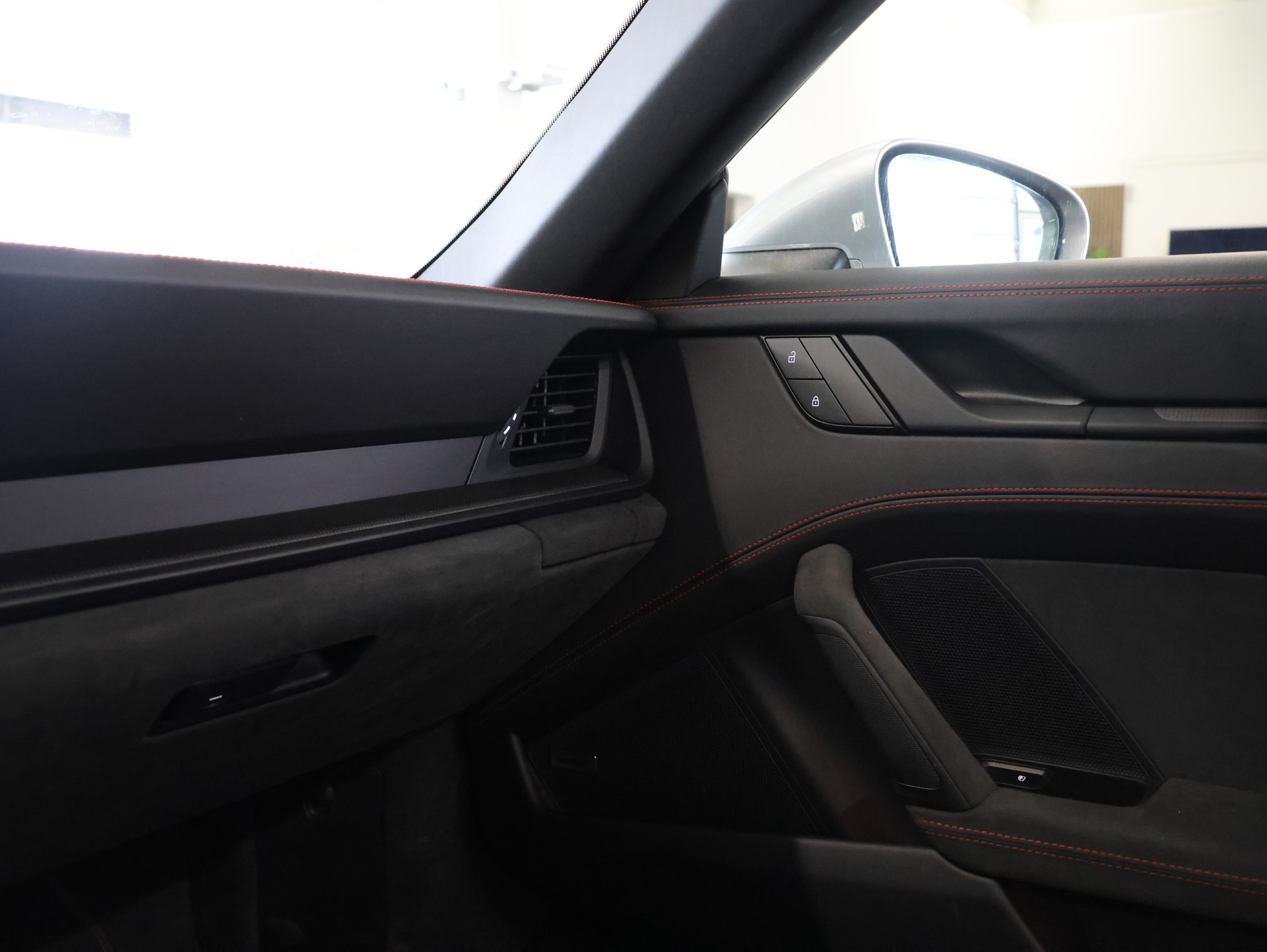PORSCHE 911 Carrera 4 GTS Cabriolet PDK *360 Kamera* *Bose* *Sitzheizung*-image-20