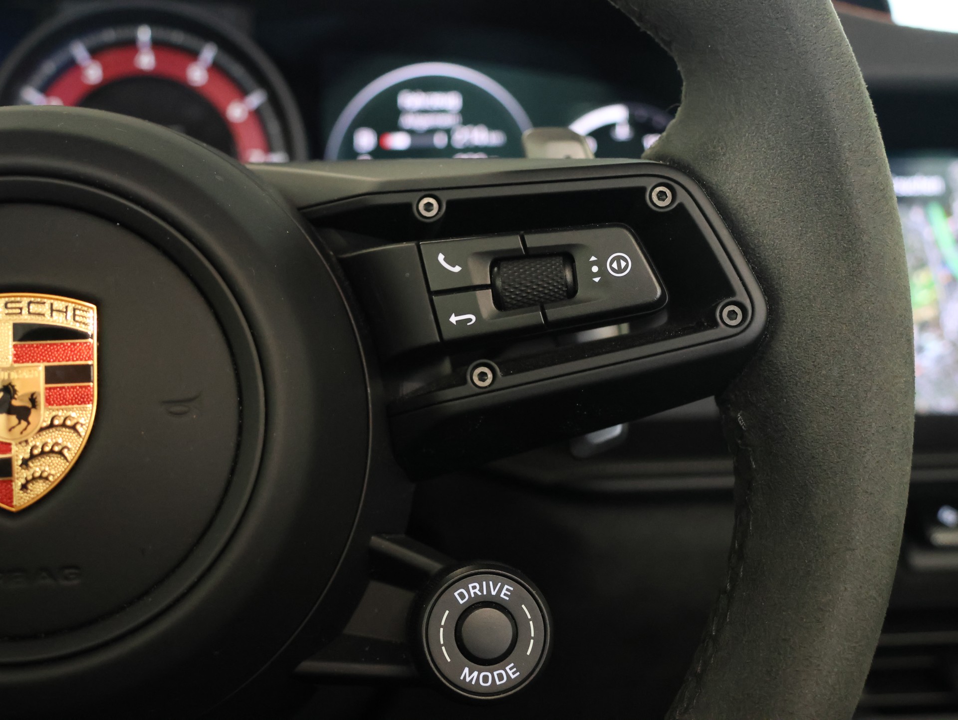 PORSCHE 911 Carrera 4 GTS Cabriolet PDK *360 Kamera* *Bose* *Sitzheizung*-image-21