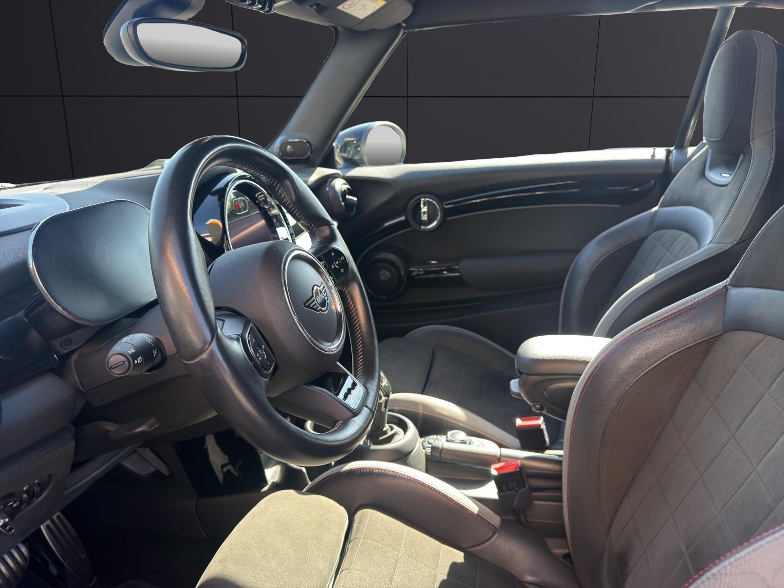 MINI Cabrio F57 2.0i John Cooper Works-showroom-element-1