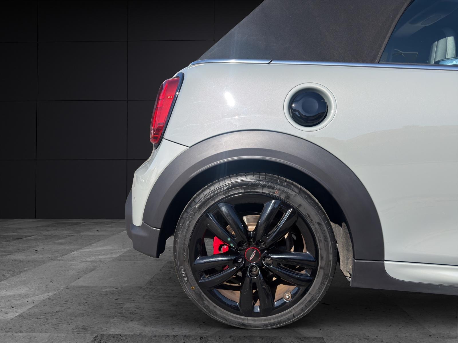 MINI Cabrio F57 2.0i John Cooper Works-image-19