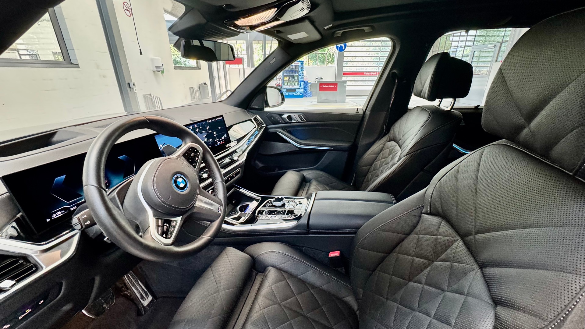 BMW xDrive 50e M Sport-image-5