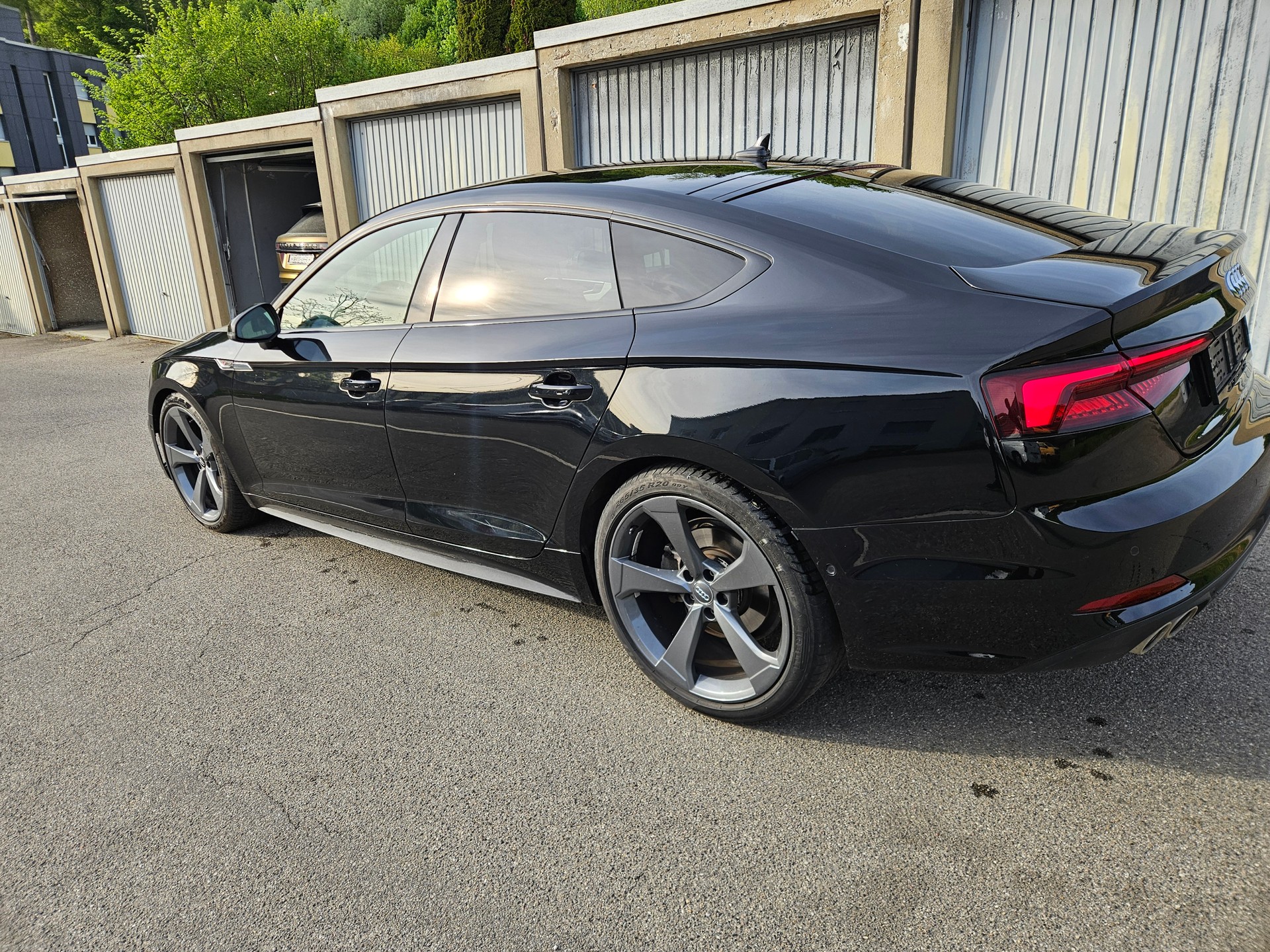 AUDI A5 2.0 40 TDI Design quattro S-Tronic-image-2