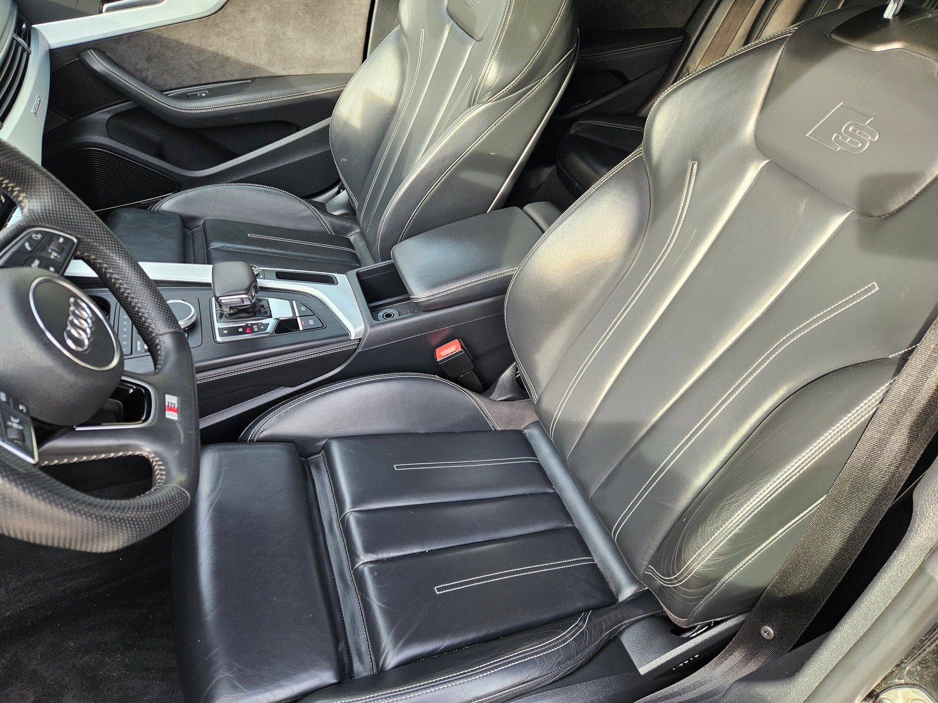 AUDI A5 2.0 40 TDI Design quattro S-Tronic-image-5