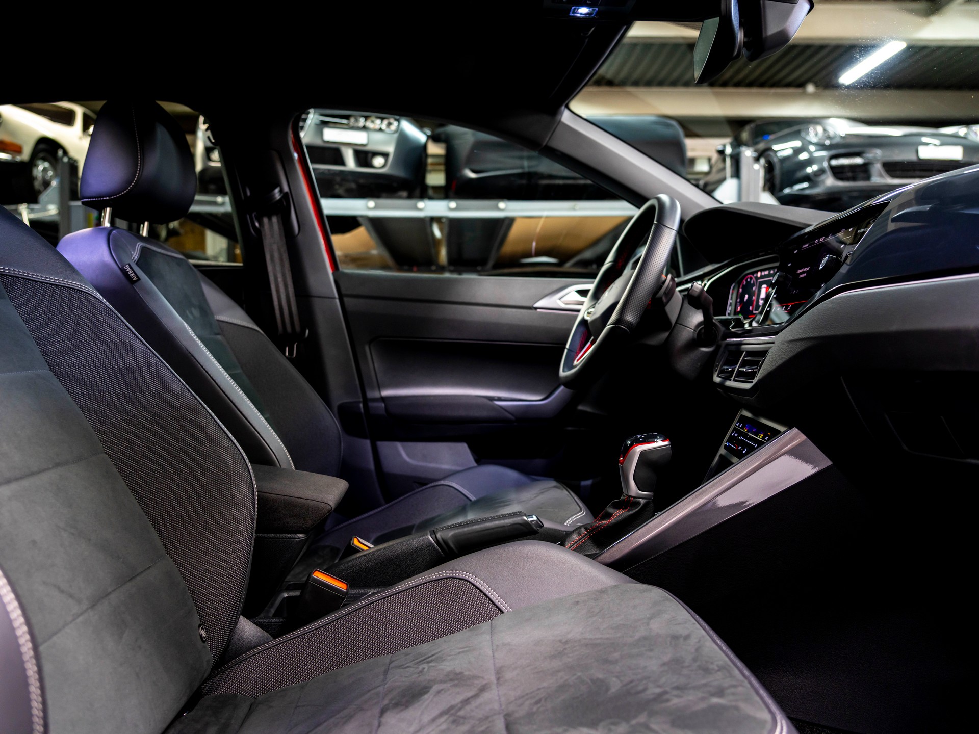 VW Polo 2.0 TSI GTI DSG-image-24