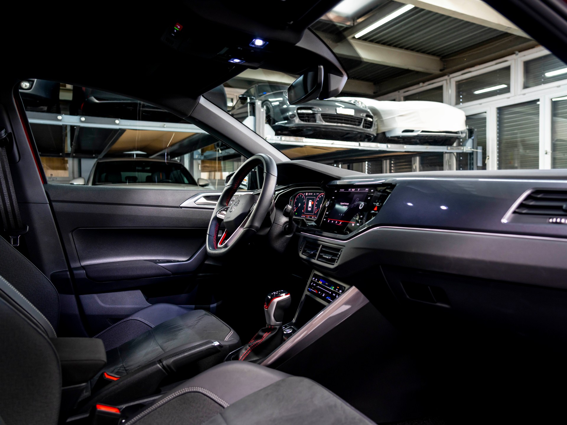 VW Polo 2.0 TSI GTI DSG-image-23