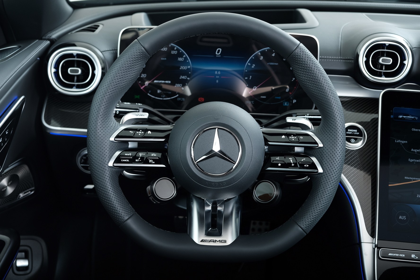 MERCEDES-BENZ CLE AMG 53 Cabrio 4Matic+ 9G-Tronic-image-10