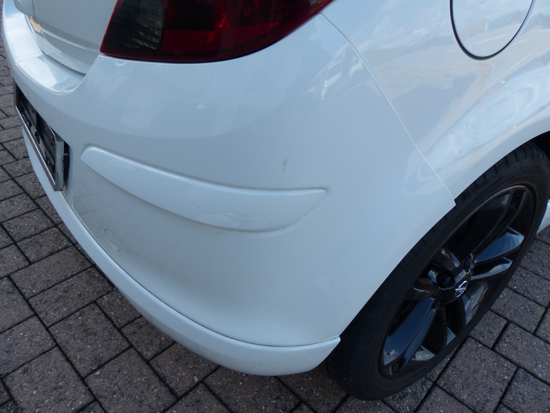 OPEL Corsa 1.6 Turbo Color Edition-image-14