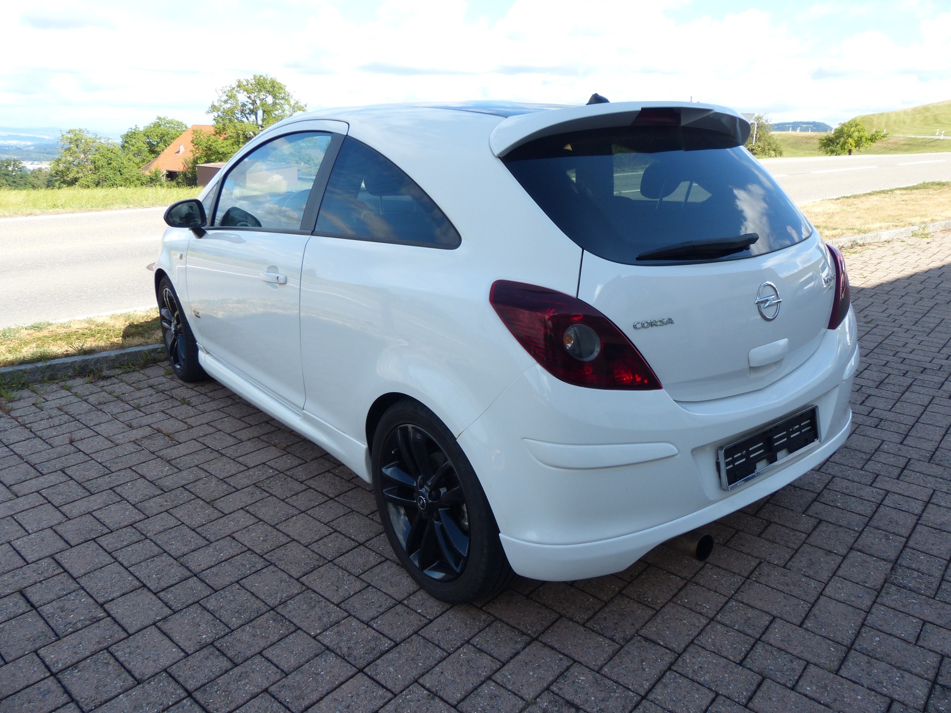 OPEL Corsa 1.6 Turbo Color Edition-image-7