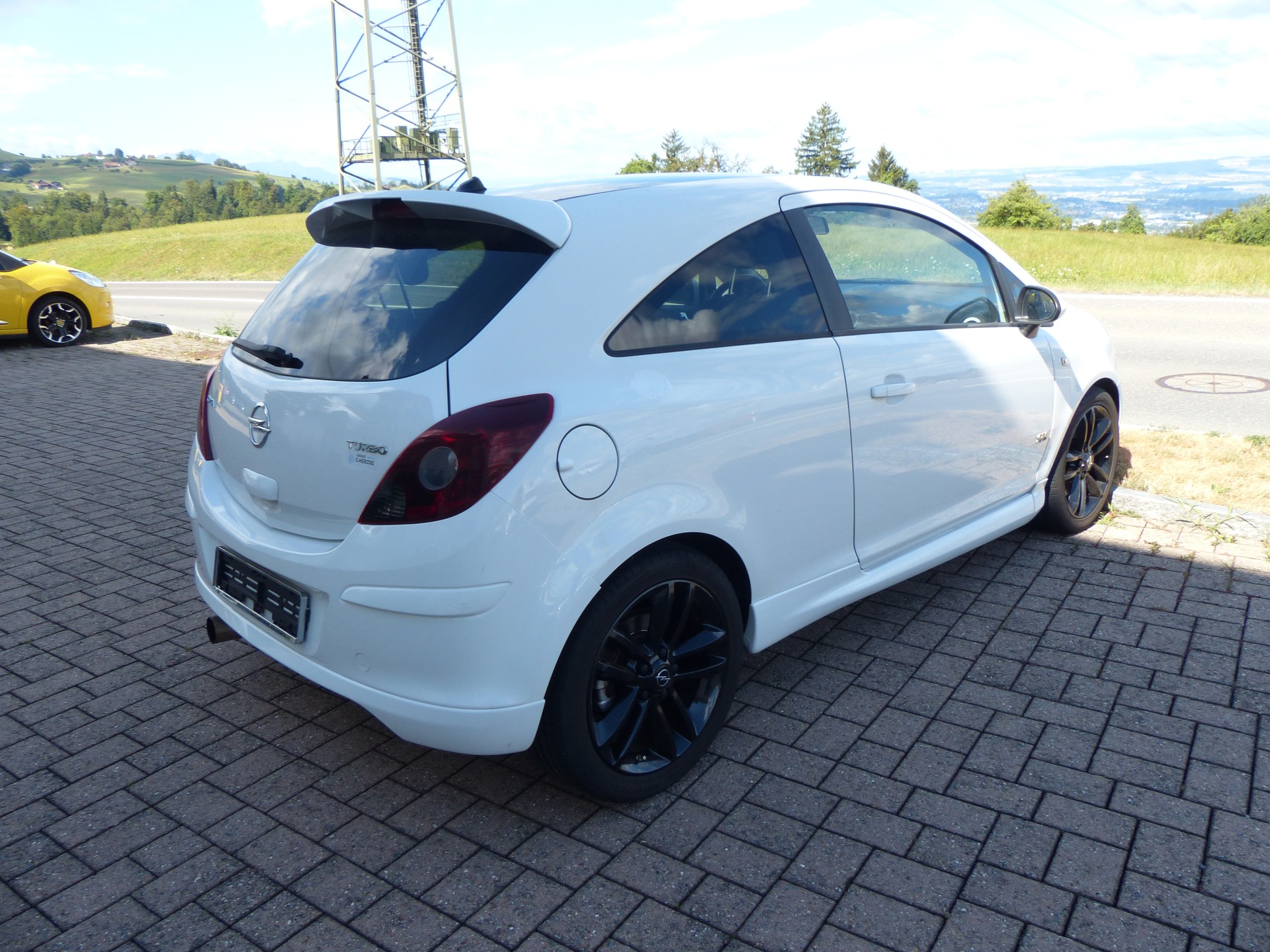 OPEL Corsa 1.6 Turbo Color Edition-image-6