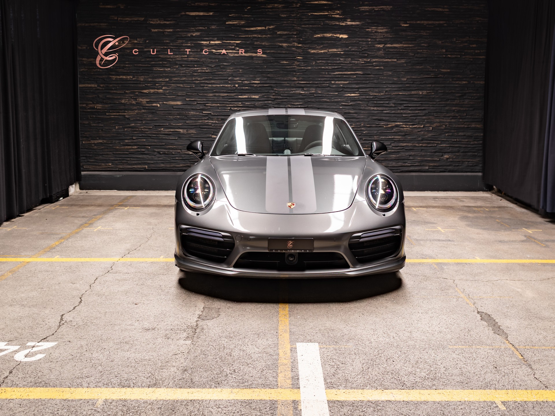 PORSCHE 911 Turbo S PDK-image-2