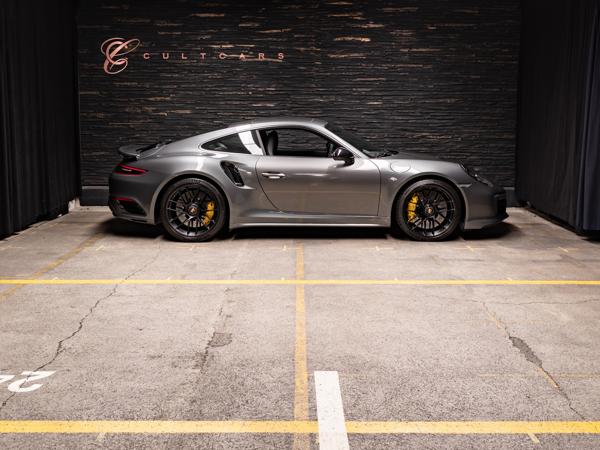 PORSCHE 911 Turbo S PDK-image-0