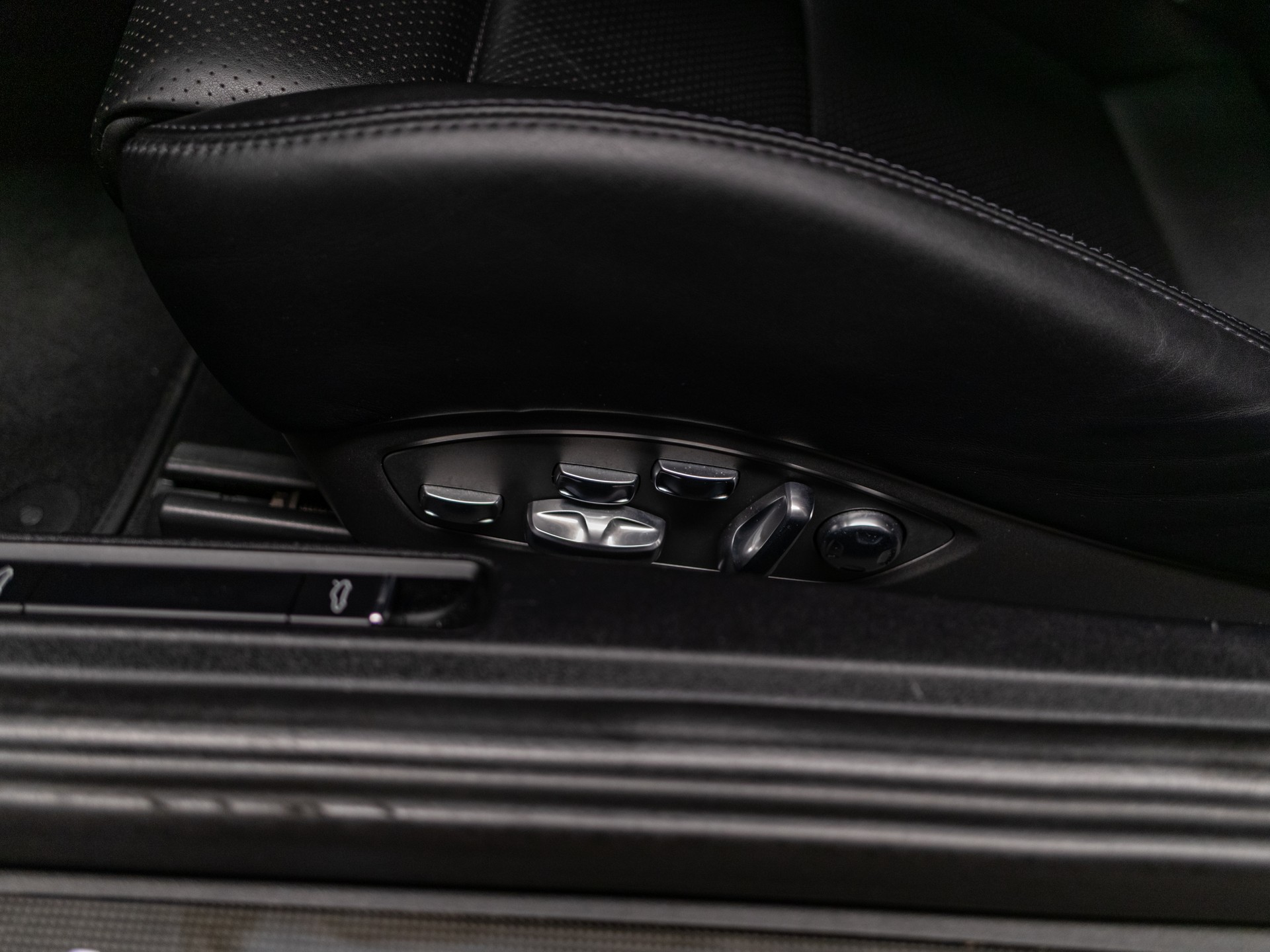 PORSCHE 911 Turbo S PDK-image-15