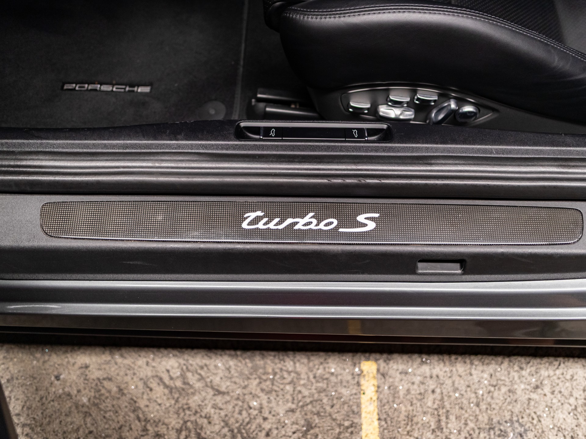PORSCHE 911 Turbo S PDK-image-11
