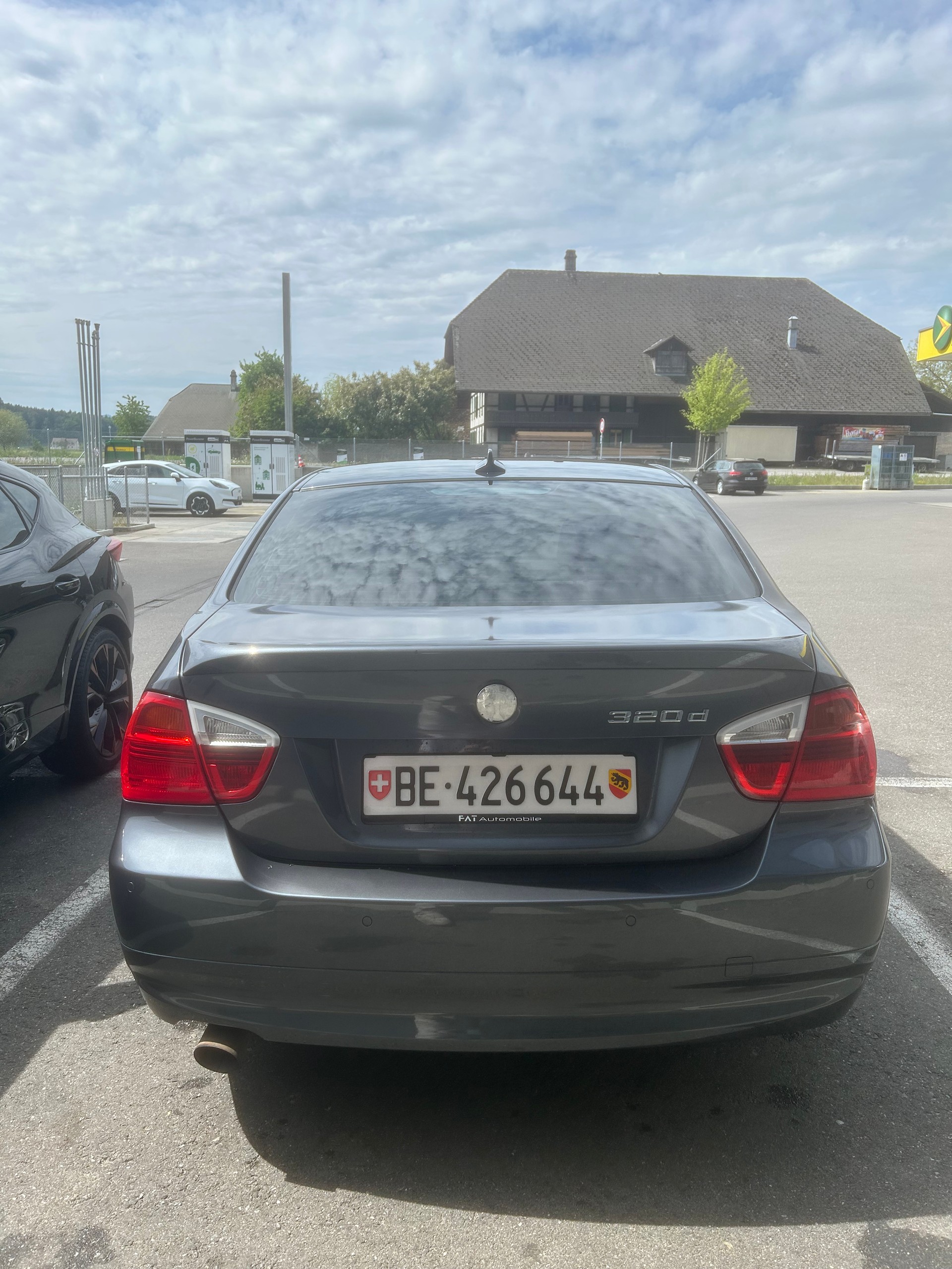 BMW BMW 320d-image-1