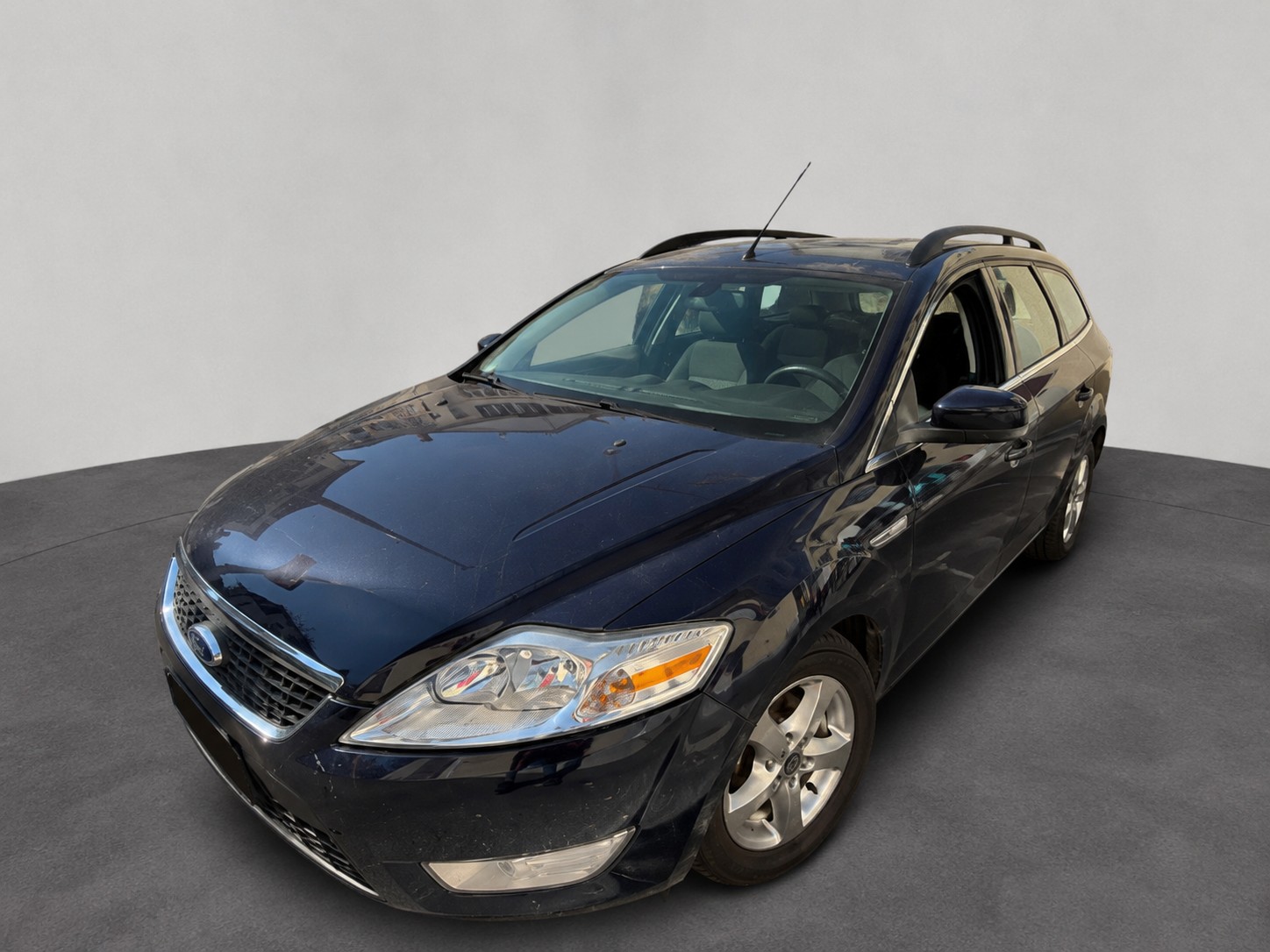FORD Mondeo 2.0i 16V Ambiente-image-0