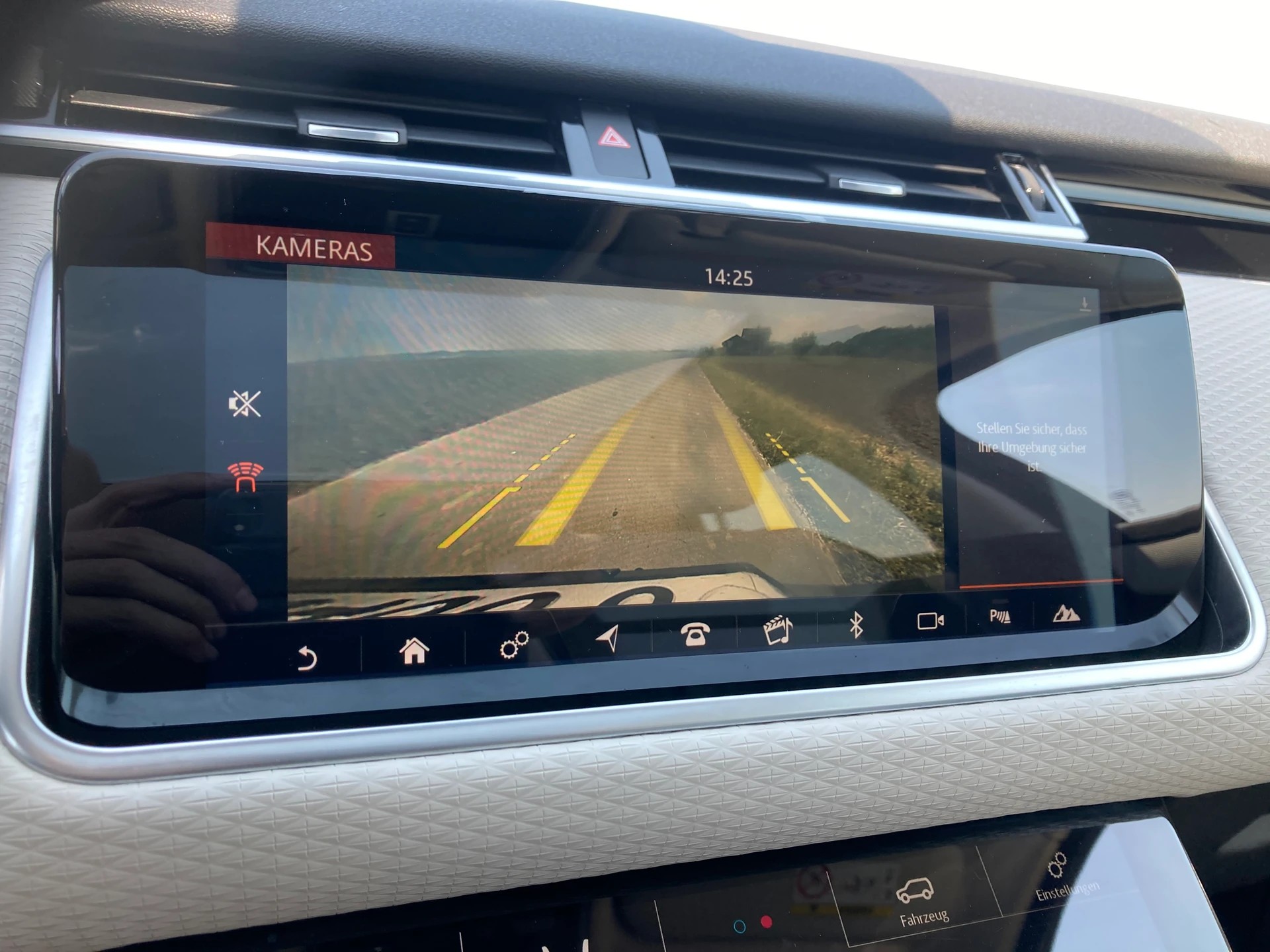 LAND ROVER Range Rover Velar P 300 Automatic mit Anhängerkupplung-image-8