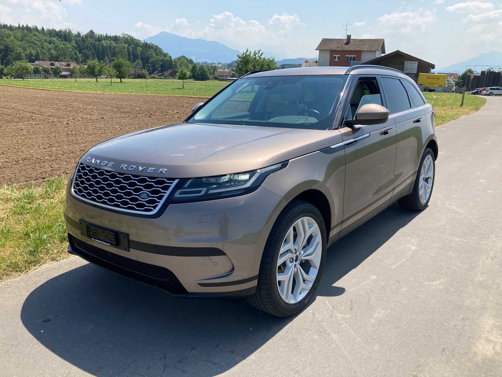 LAND ROVER Range Rover Velar P 300 Automatic mit Anhängerkupplung-image-0
