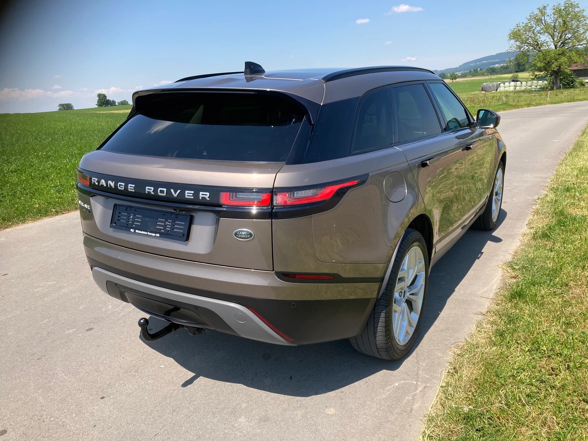 LAND ROVER Range Rover Velar P 300 Automatic mit Anhängerkupplung-image-2