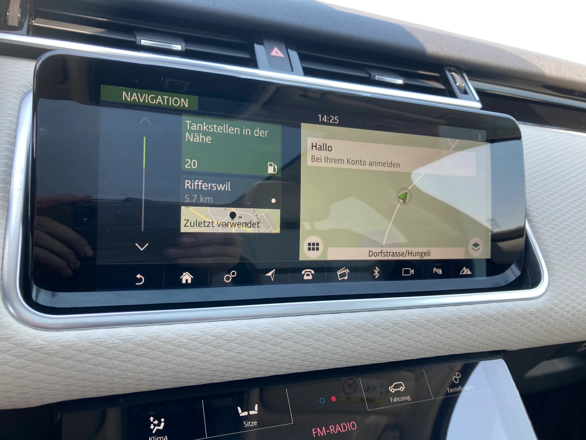 LAND ROVER Range Rover Velar P 300 Automatic mit Anhängerkupplung-image-9