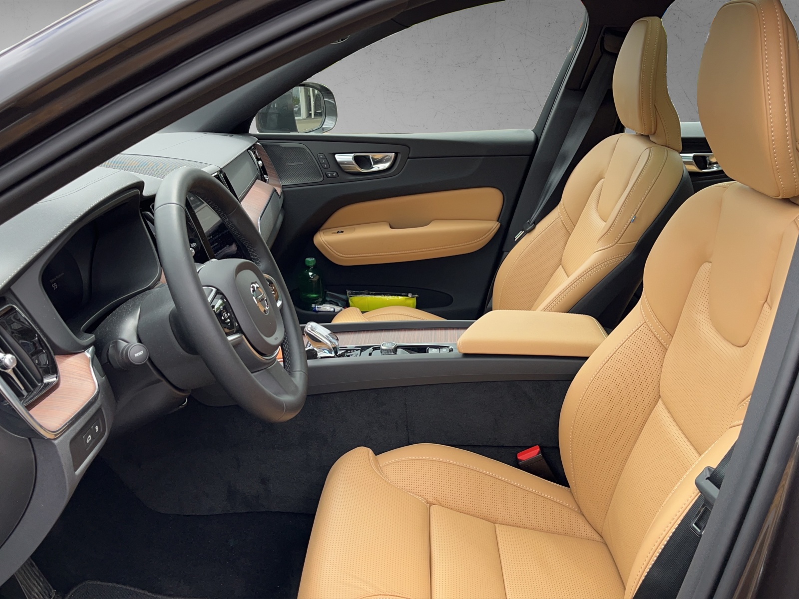 VOLVO XC60 2.0 T8 TE Ultimate Bright eAWD-image-8