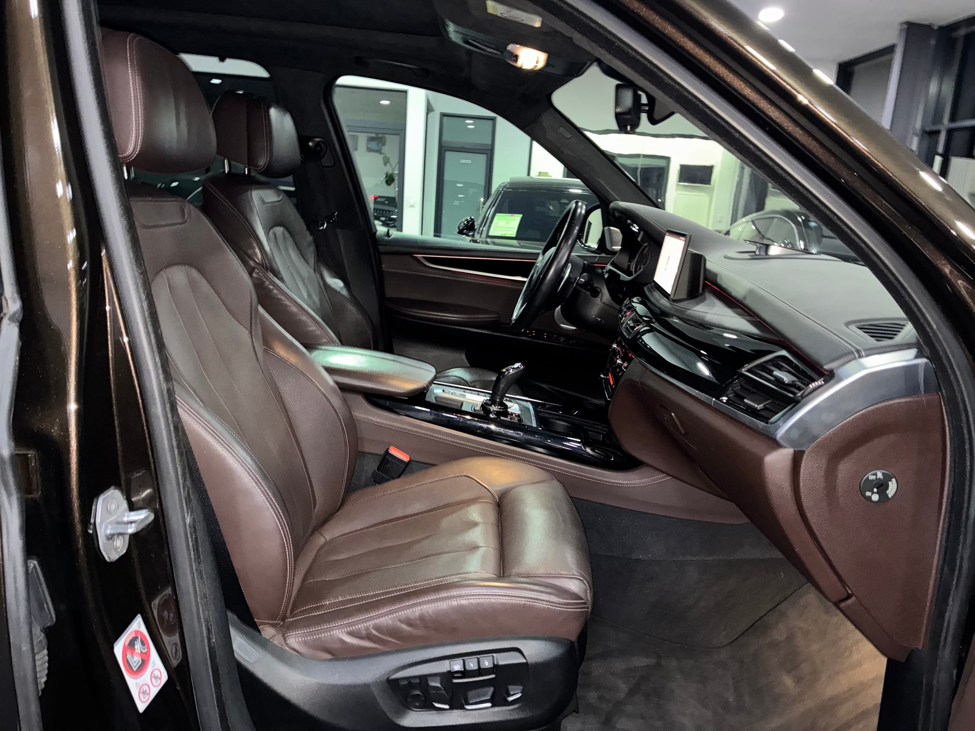 BMW X5 xDrive 40d Steptronic-image-14