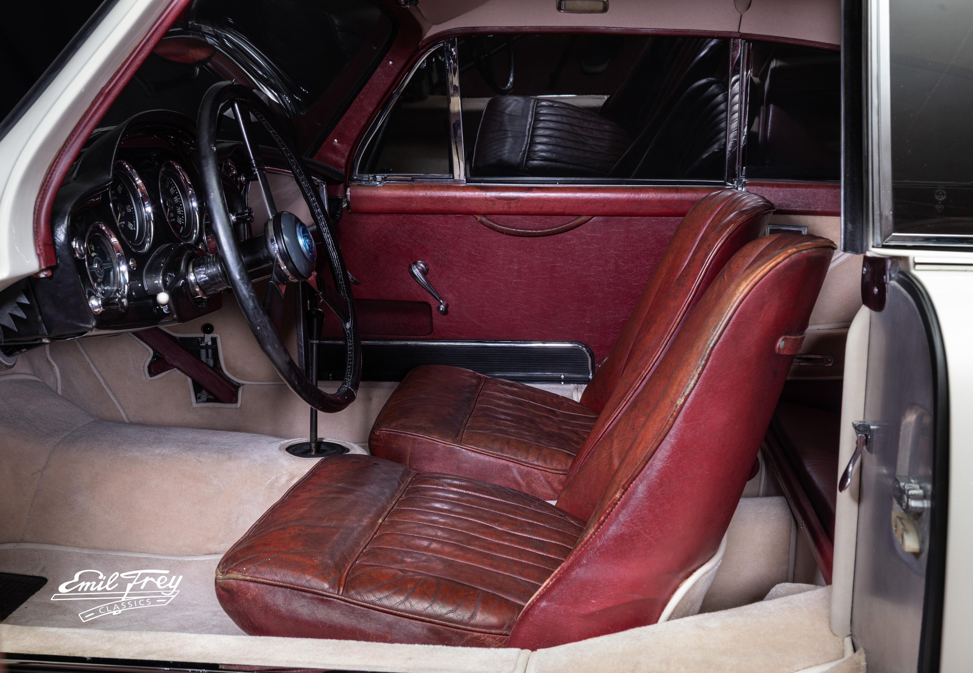 ASTON MARTIN MK III FHC-image-8