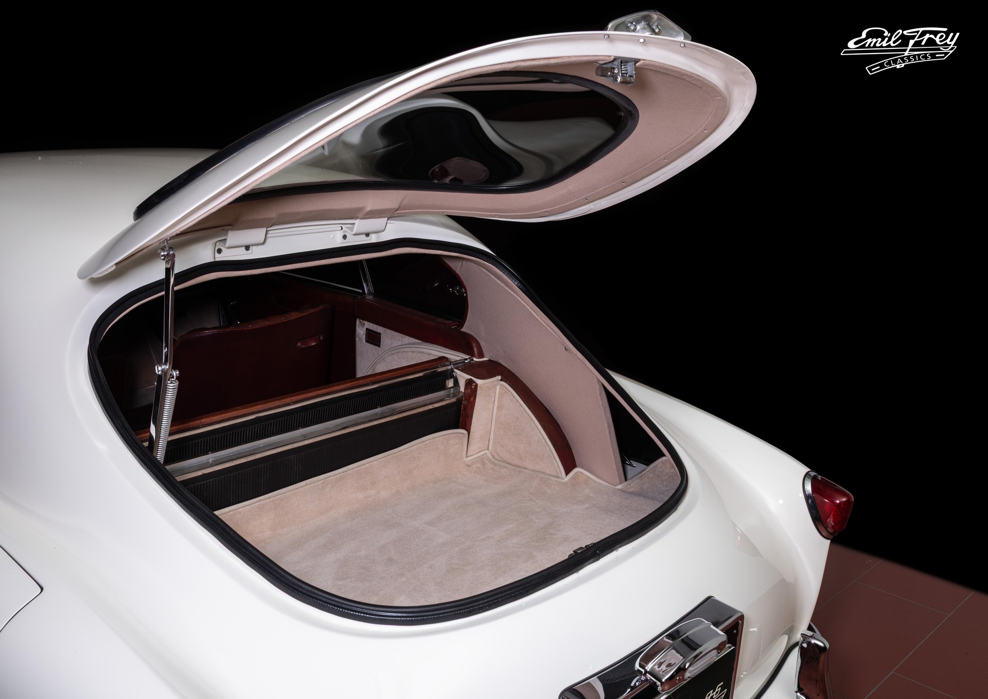 ASTON MARTIN MK III FHC-image-4