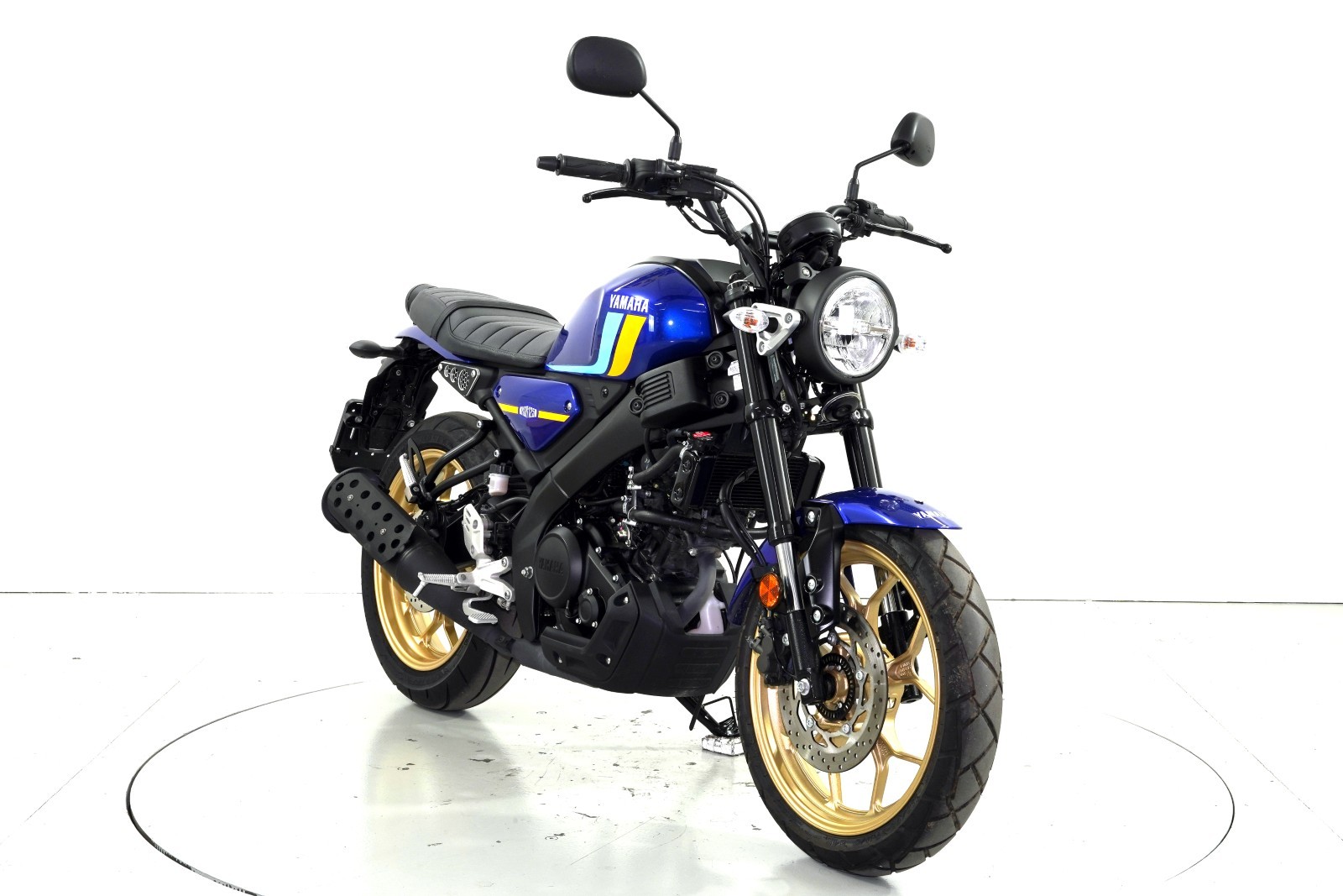 YAMAHA XSR 125 ABS-showroom-element-1