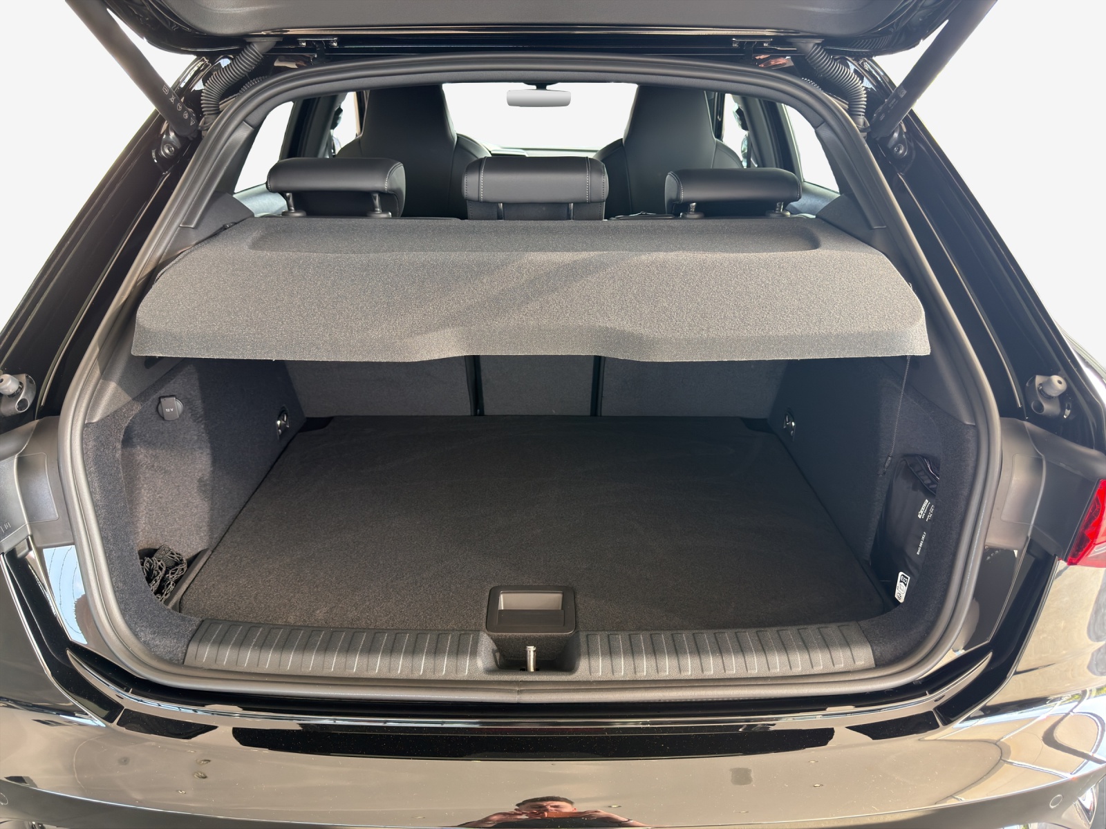 AUDI S3 Sportback TFSI quattro S-tronic-image-12