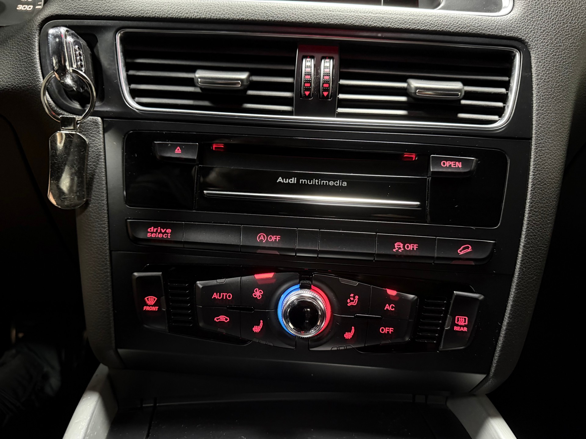 AUDI SQ5 3.0 TDI quattro tiptronic-image-16