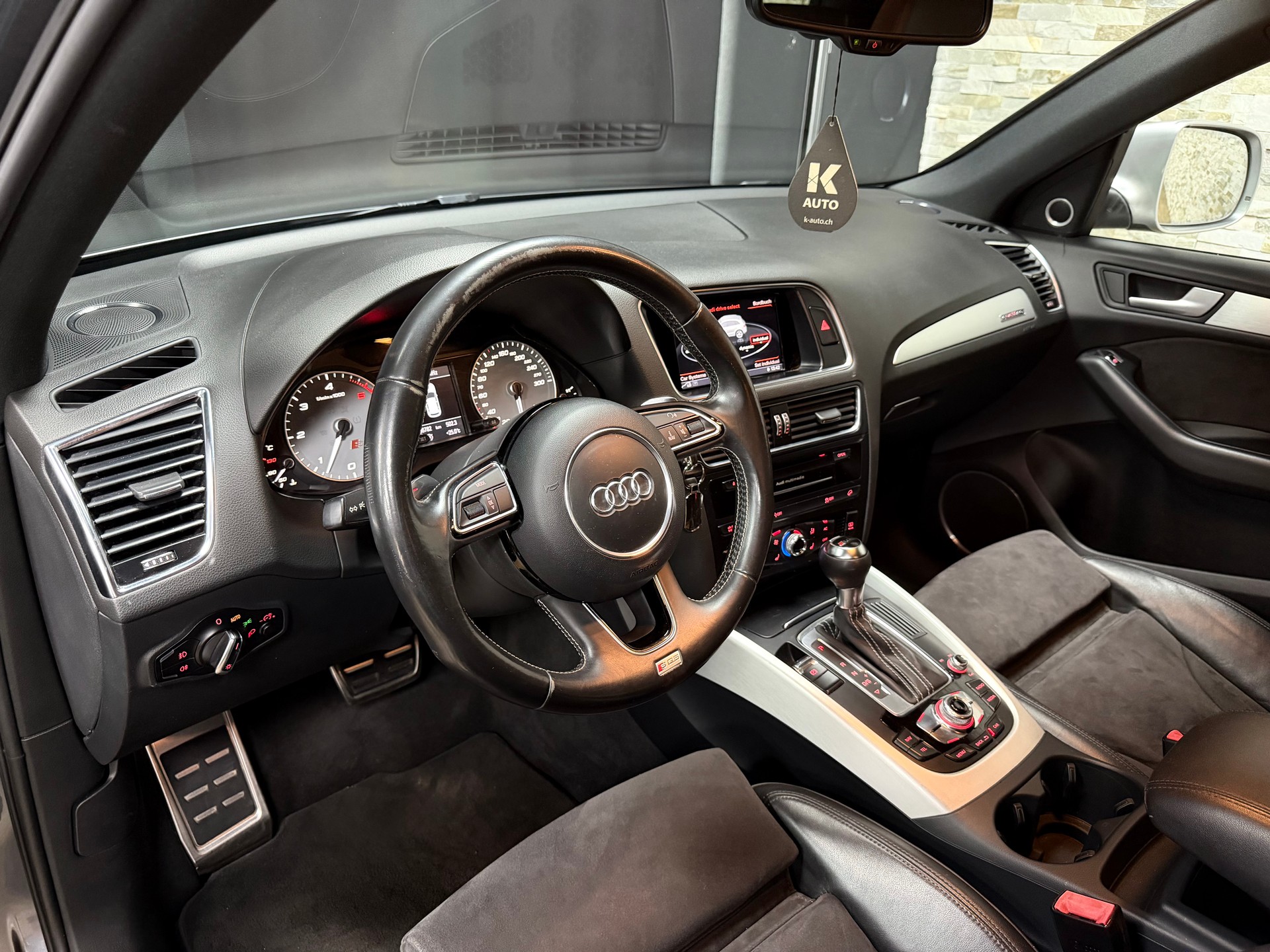 AUDI SQ5 3.0 TDI quattro tiptronic-image-11