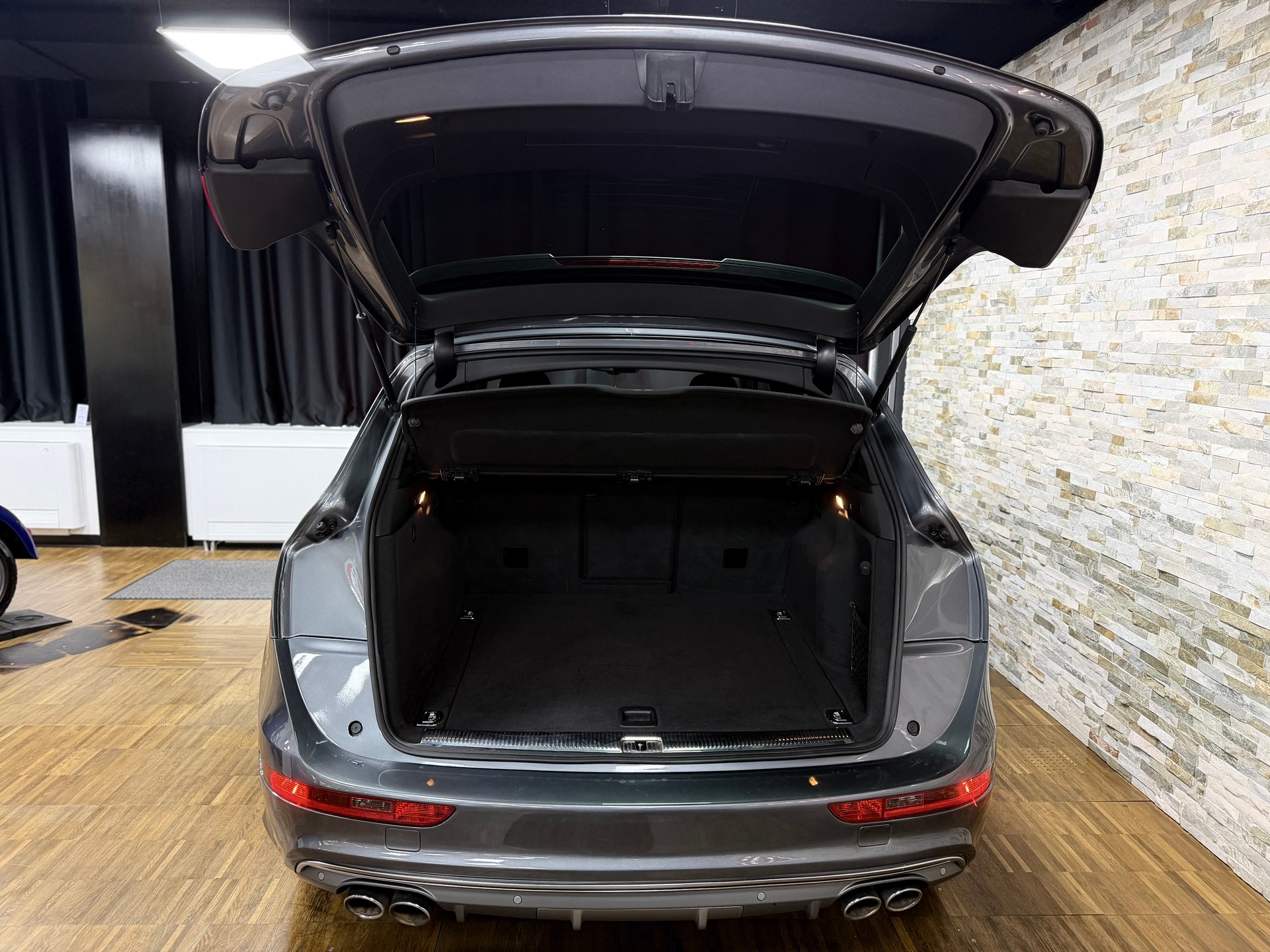 AUDI SQ5 3.0 TDI quattro tiptronic-image-22