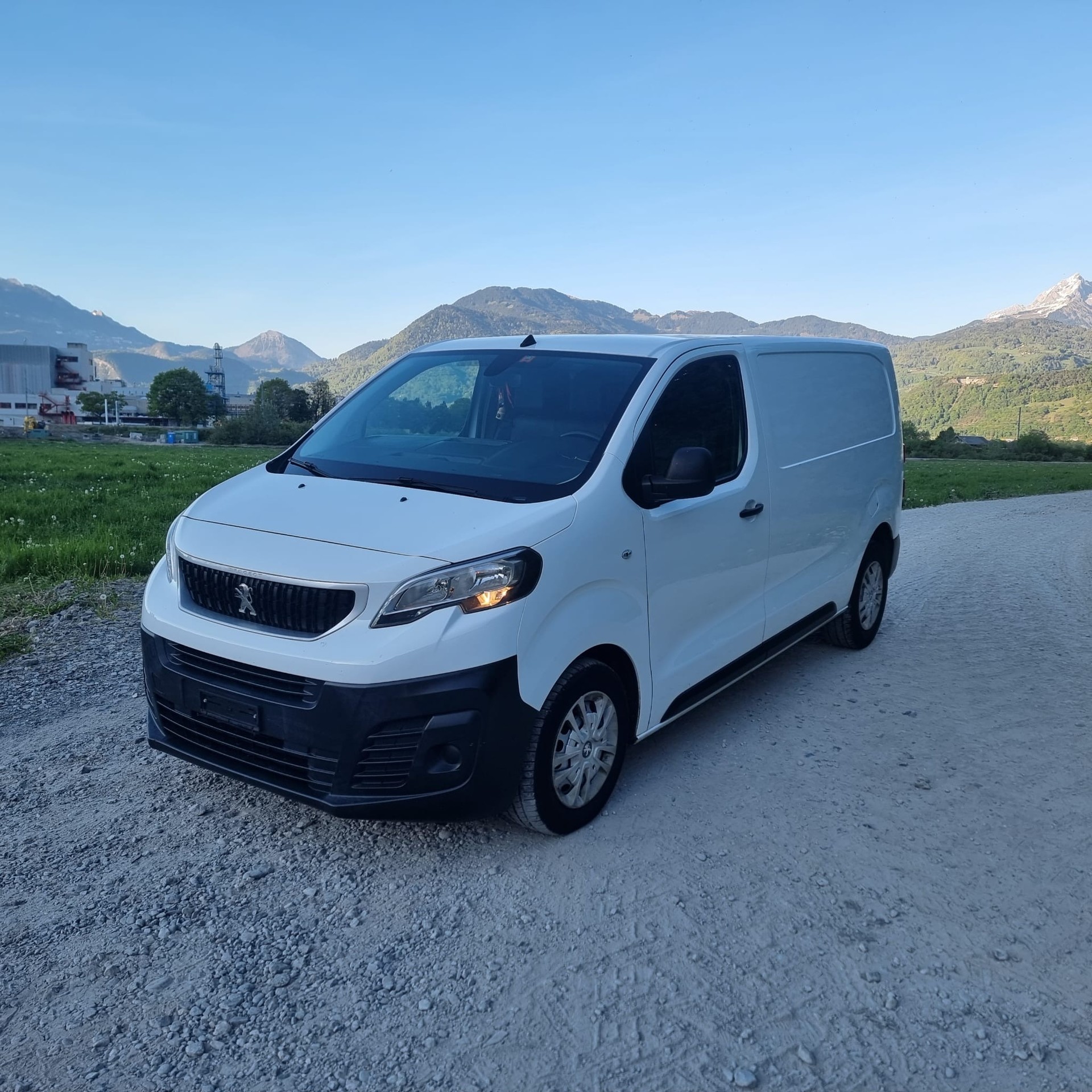 PEUGEOT EXPERT-image-1