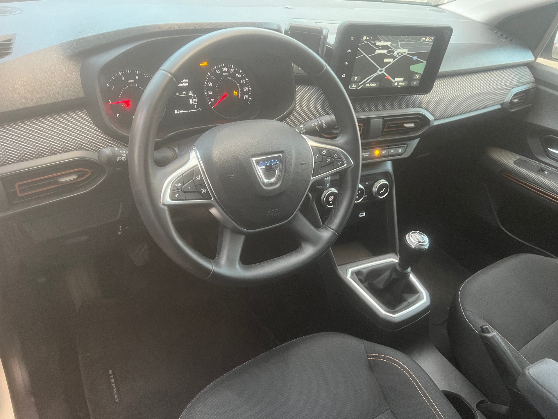 DACIA Sandero Stepway TCe 90 Comfort-image-11