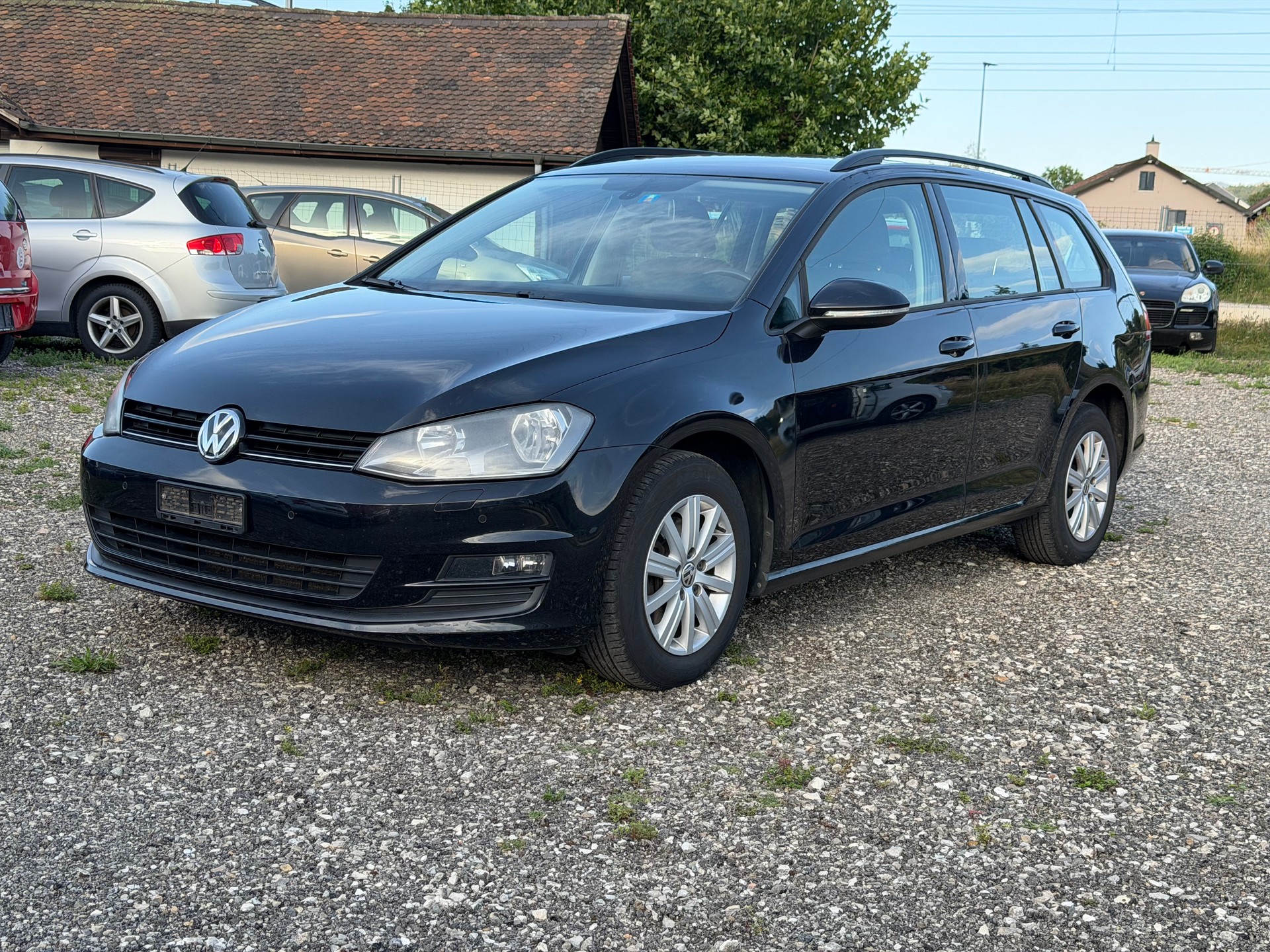 VW Golf Variant 1.6 TDI Cup DSG-image-2