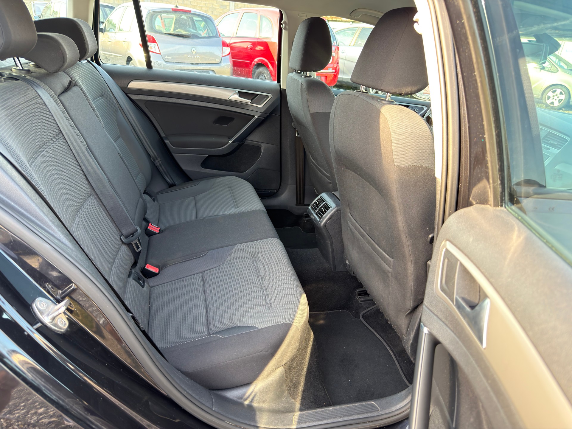 VW Golf Variant 1.6 TDI Cup DSG-image-8