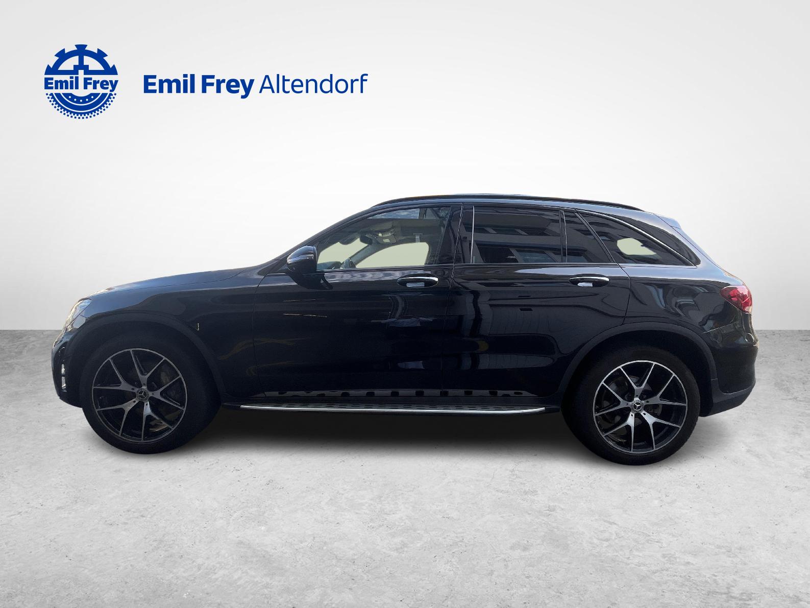 MERCEDES-BENZ GLC 300 AMG Line 4m-image-1