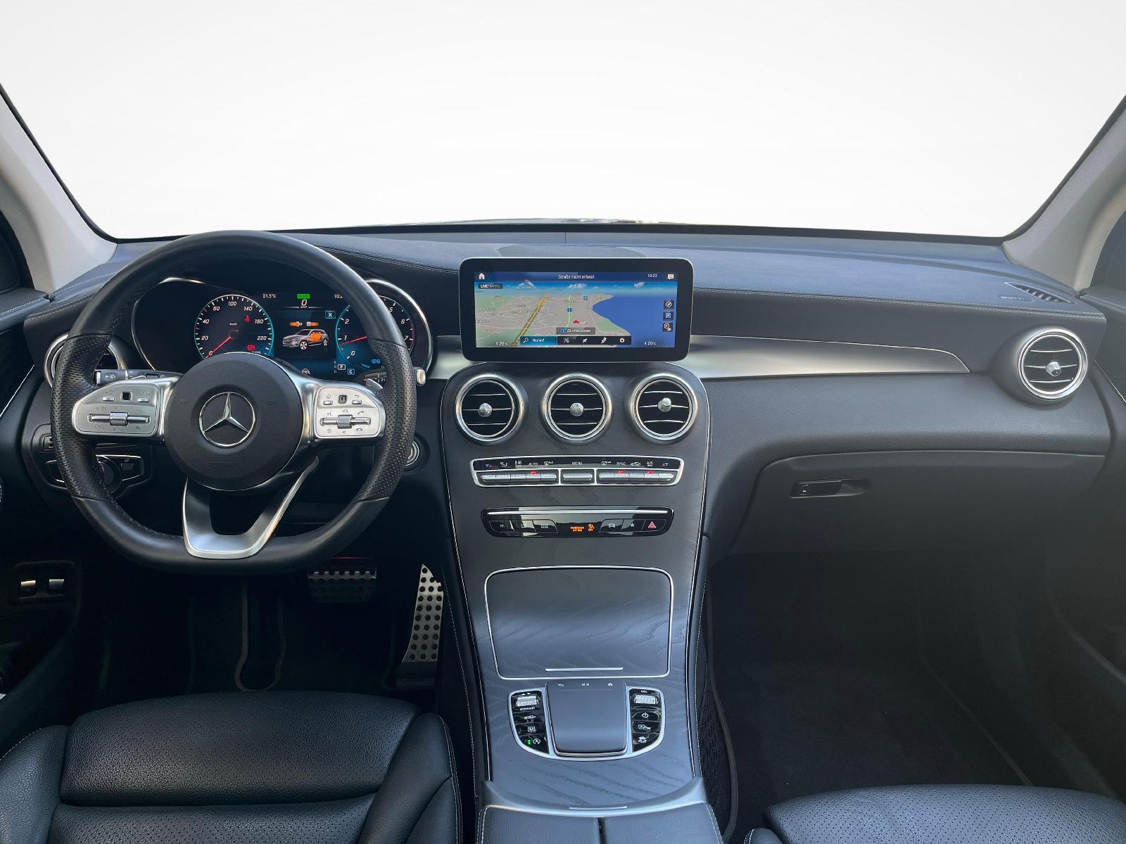 MERCEDES-BENZ GLC 300 AMG Line 4m-image-8
