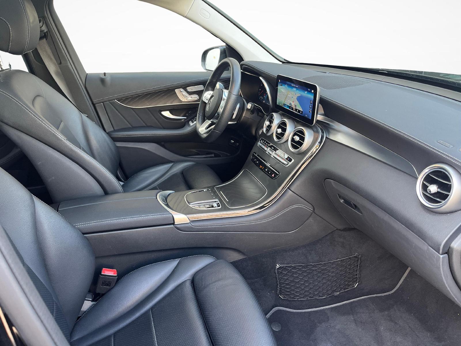 MERCEDES-BENZ GLC 300 AMG Line 4m-image-9