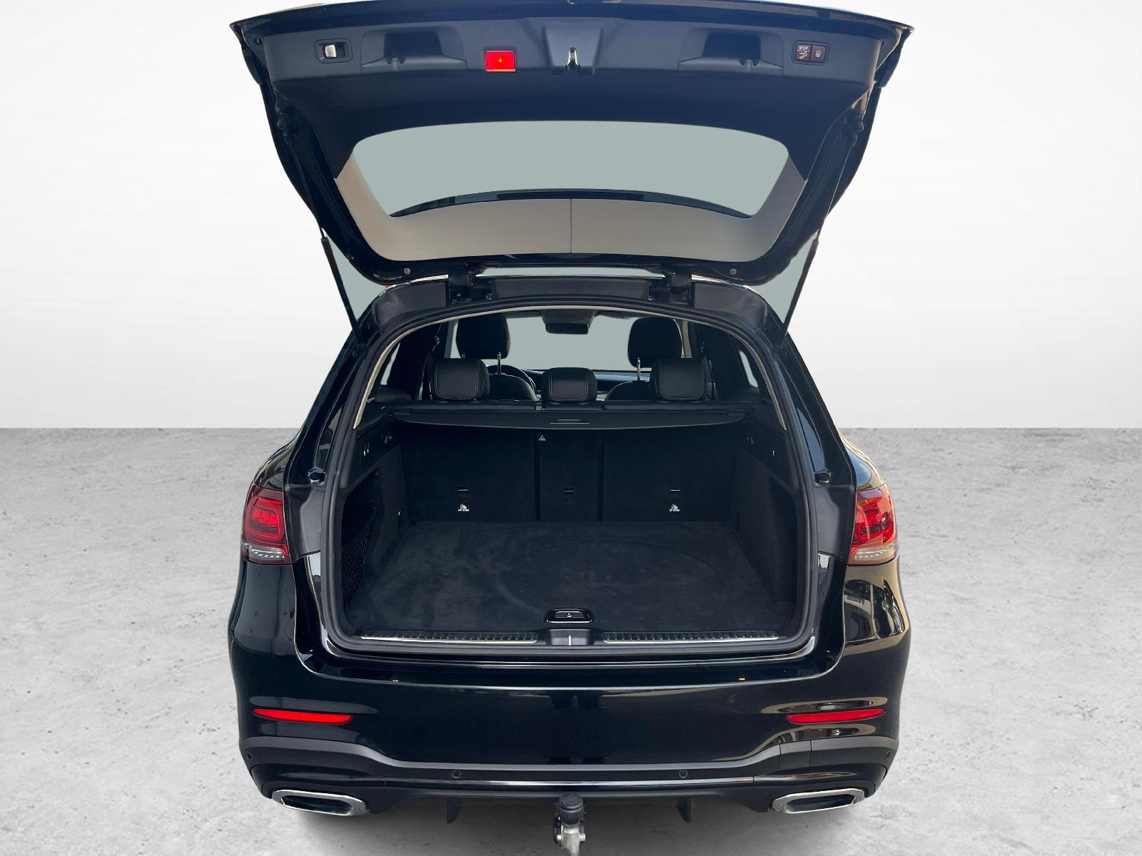 MERCEDES-BENZ GLC 300 AMG Line 4m-image-11